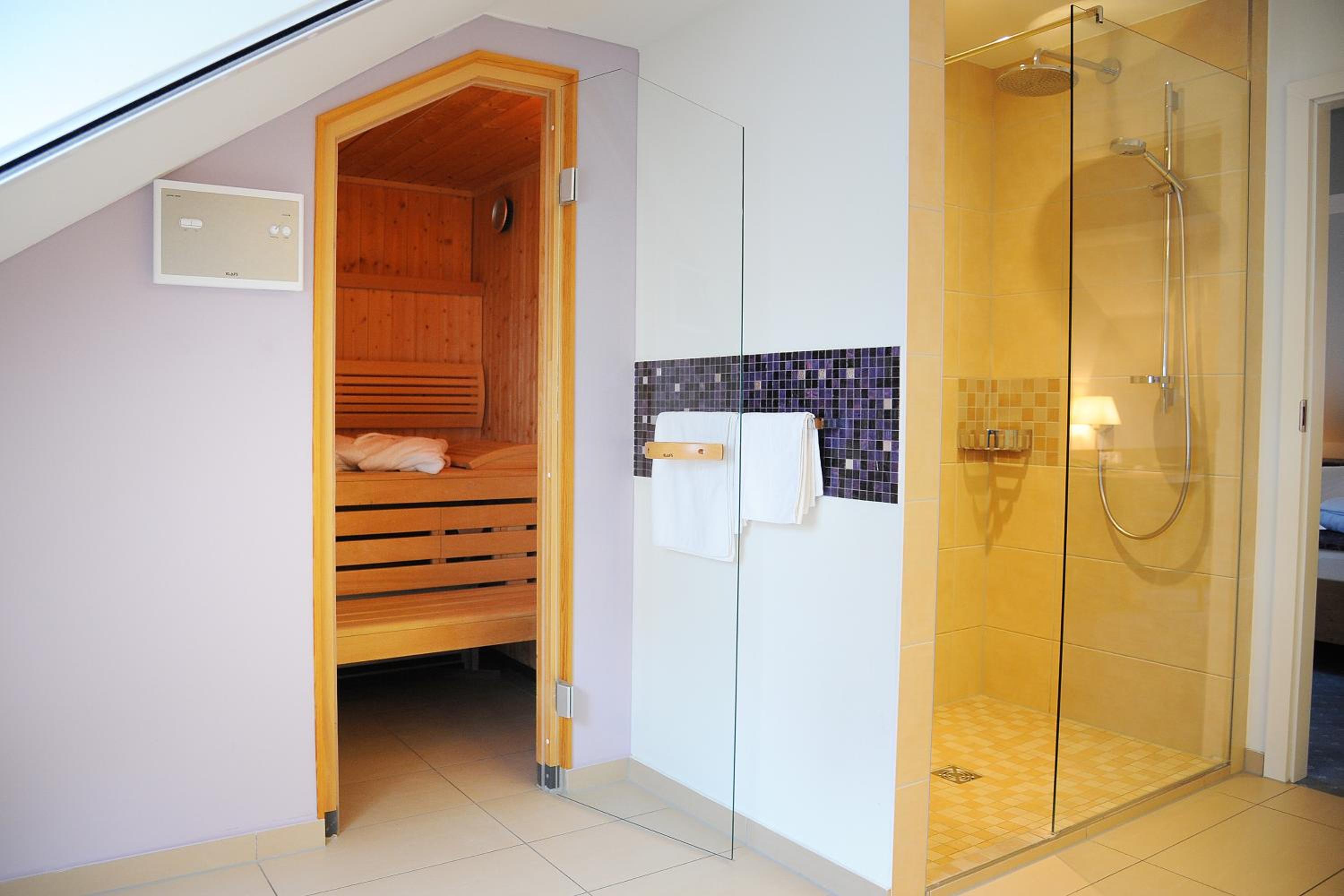 Suite with Sauna - Photo 2