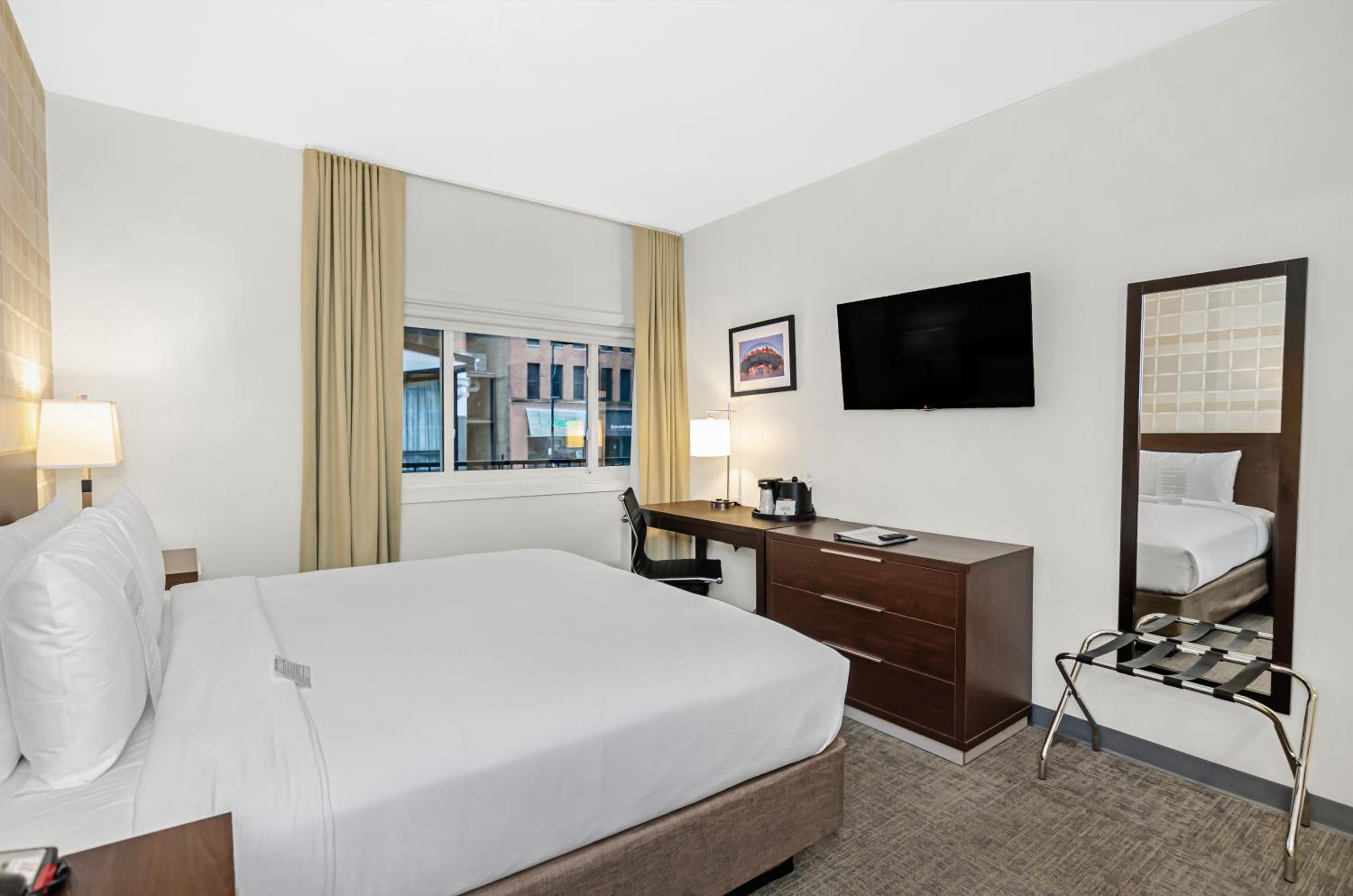 King Room - Non-Smoking