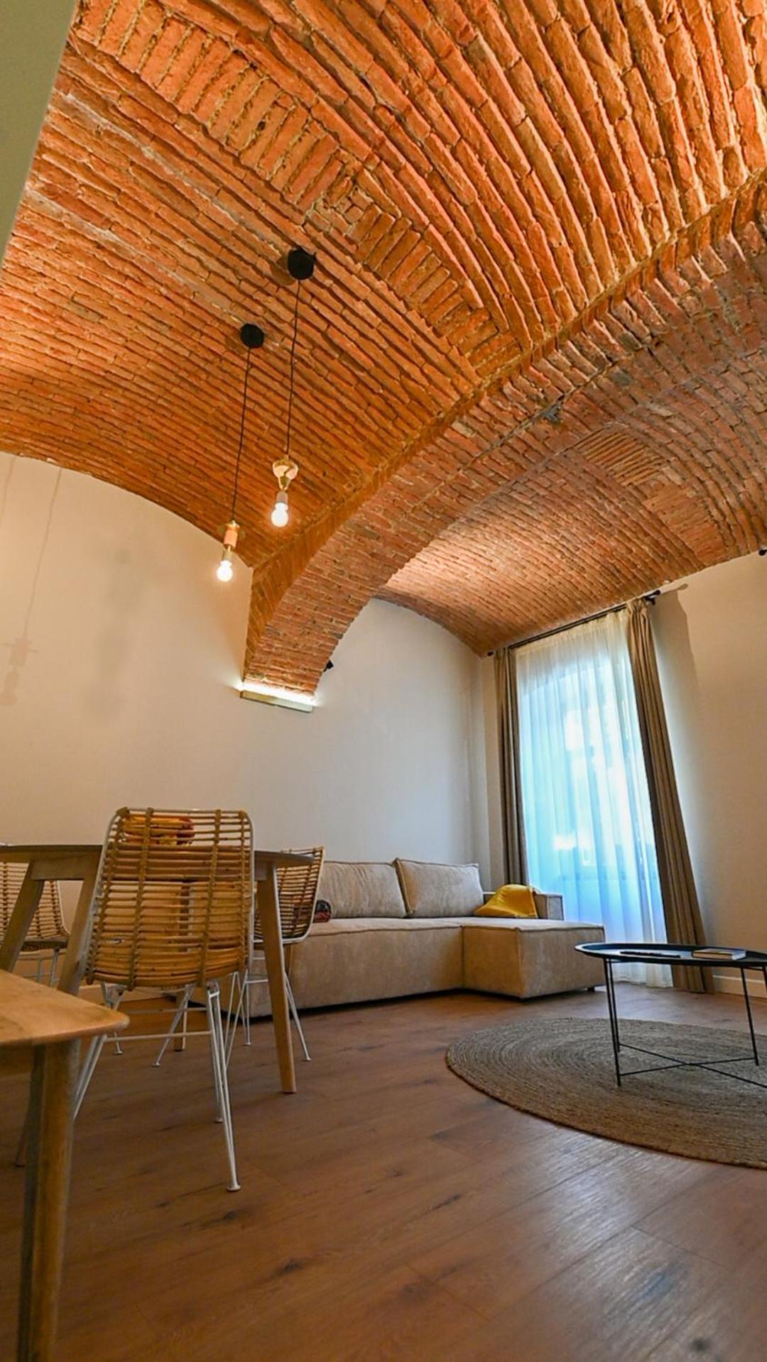 One-Bedroom Apartment - Photo 1