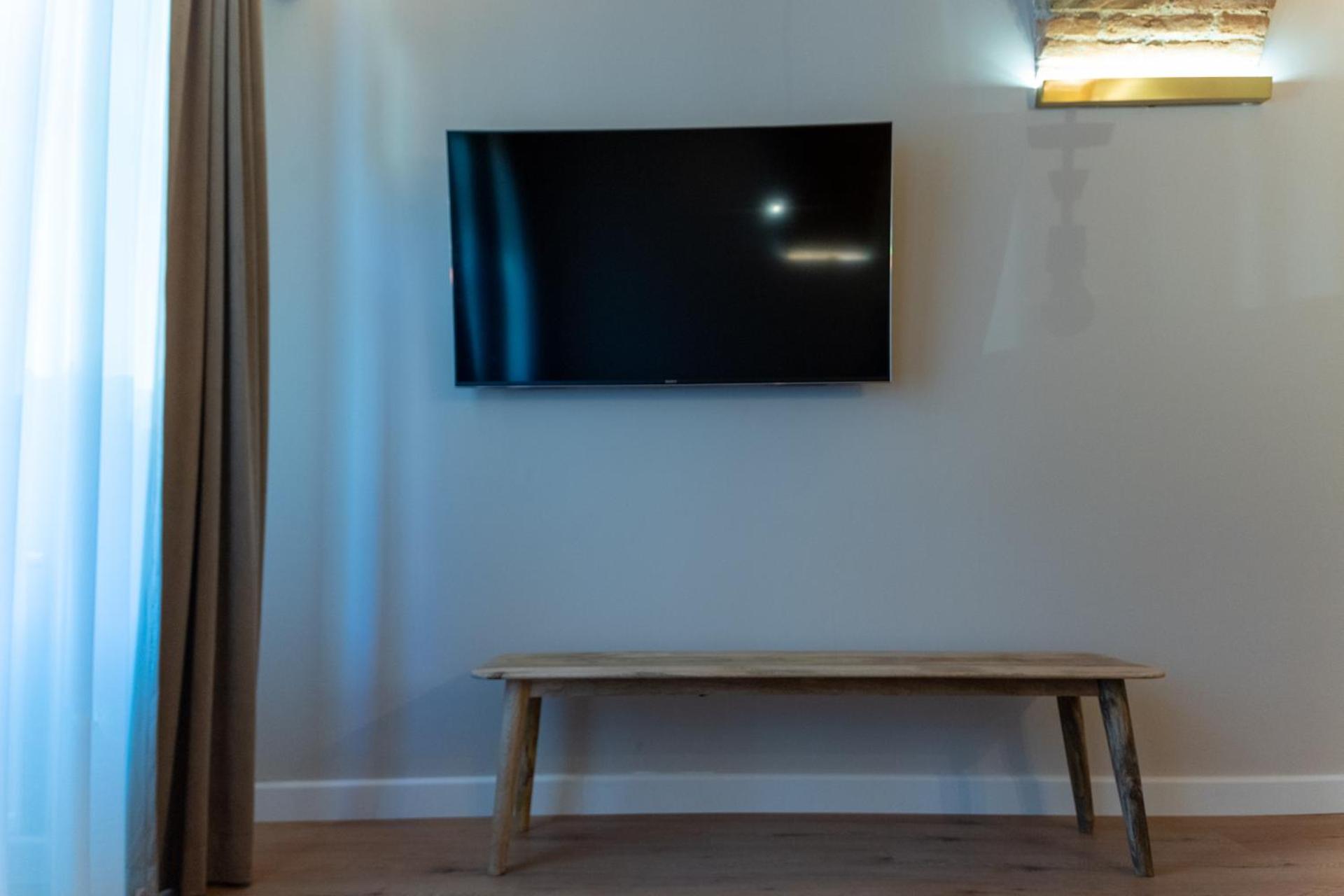 One-Bedroom Apartment - Photo 15