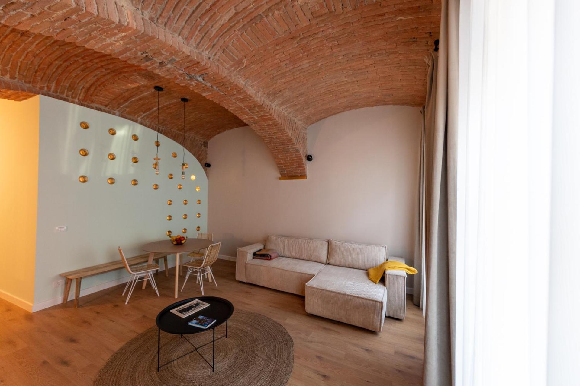 One-Bedroom Apartment - Photo 16