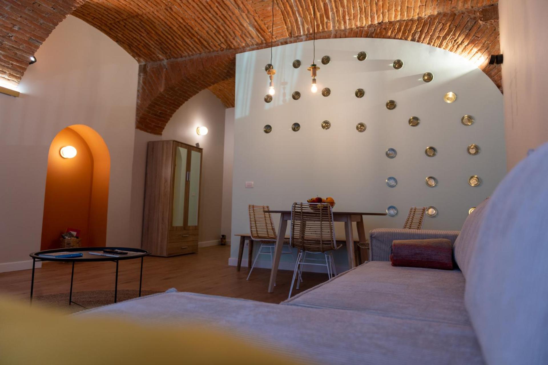 One-Bedroom Apartment - Photo 24