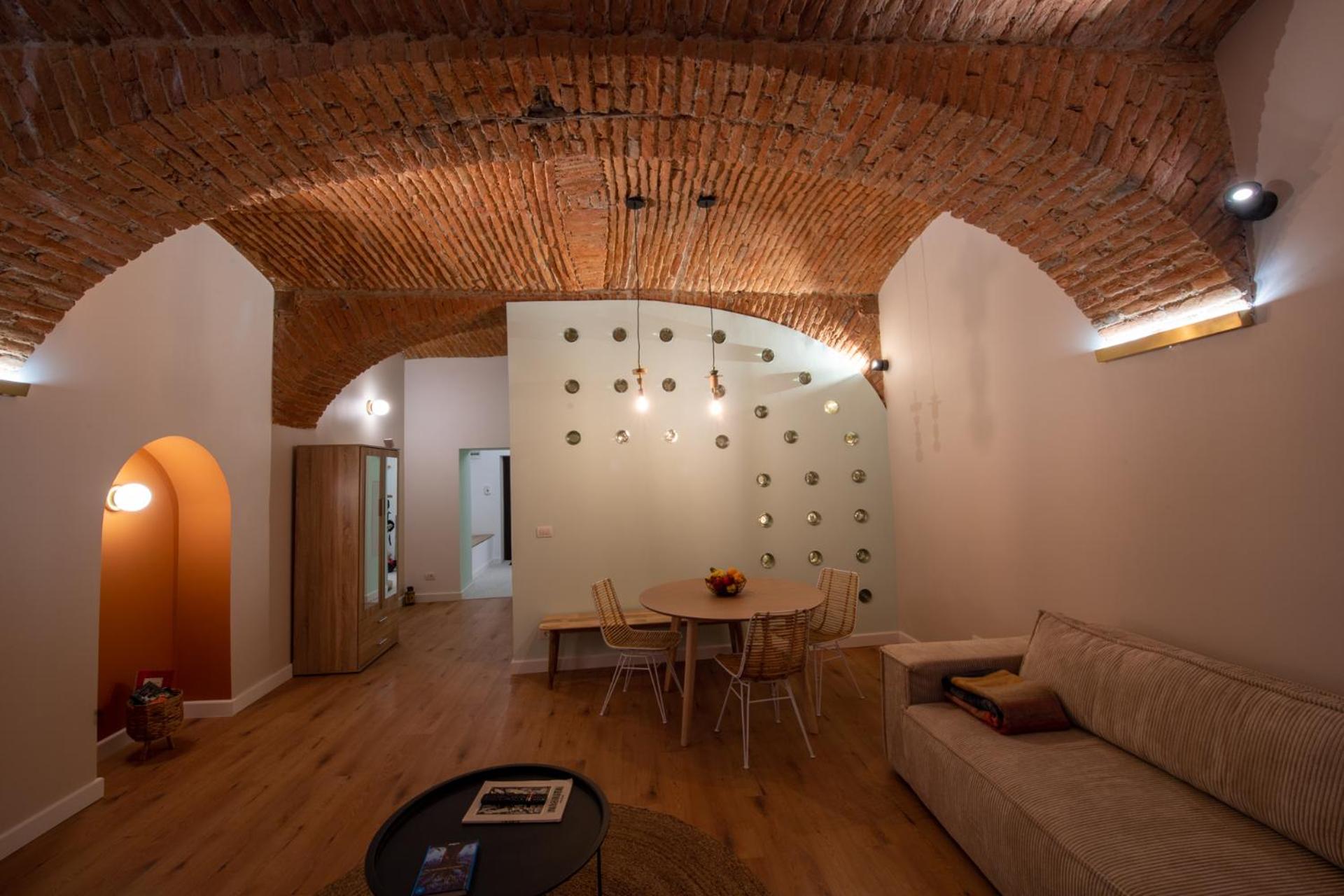 One-Bedroom Apartment - Photo 26