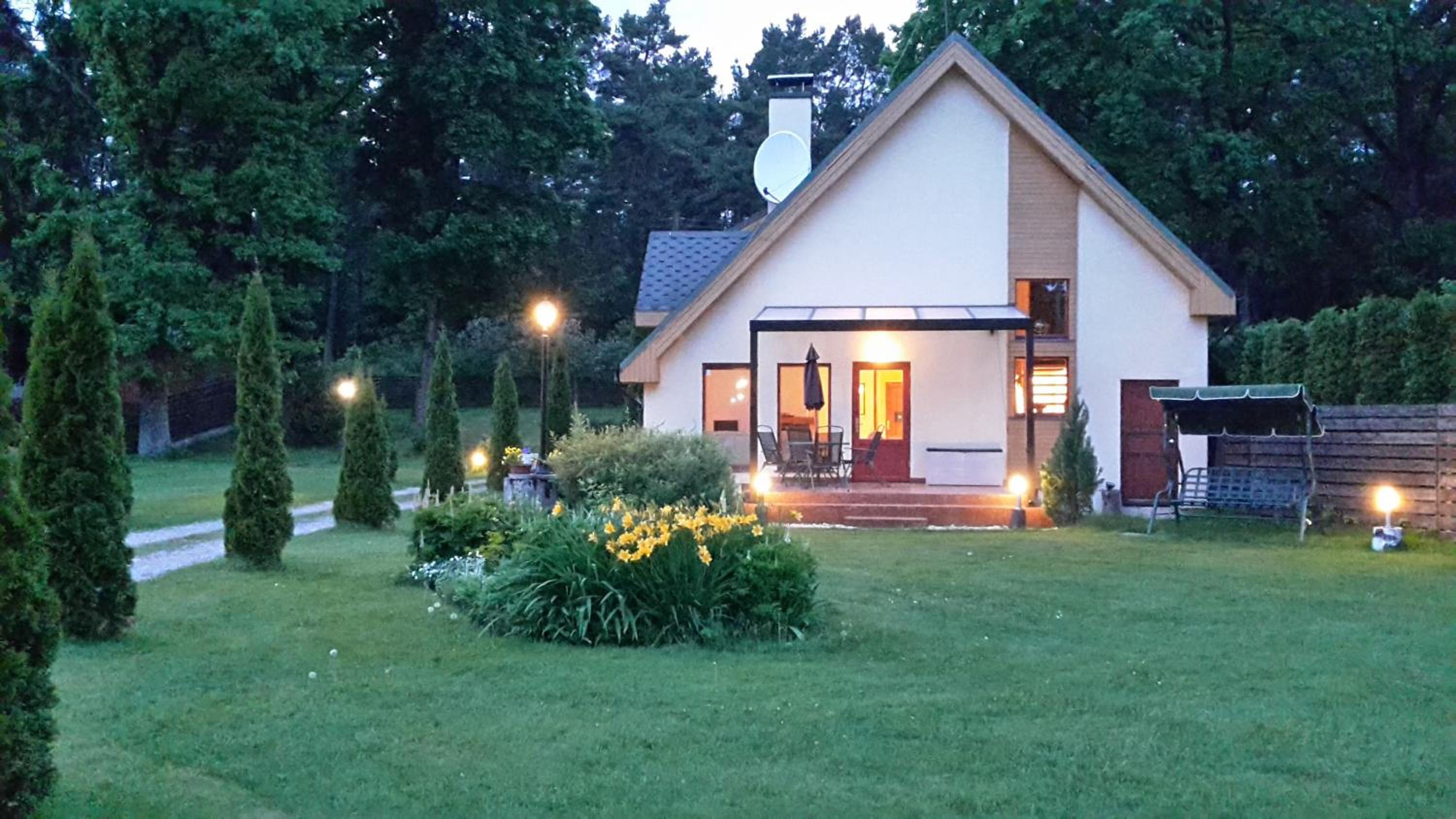 Three-Bedroom House - Photo 4