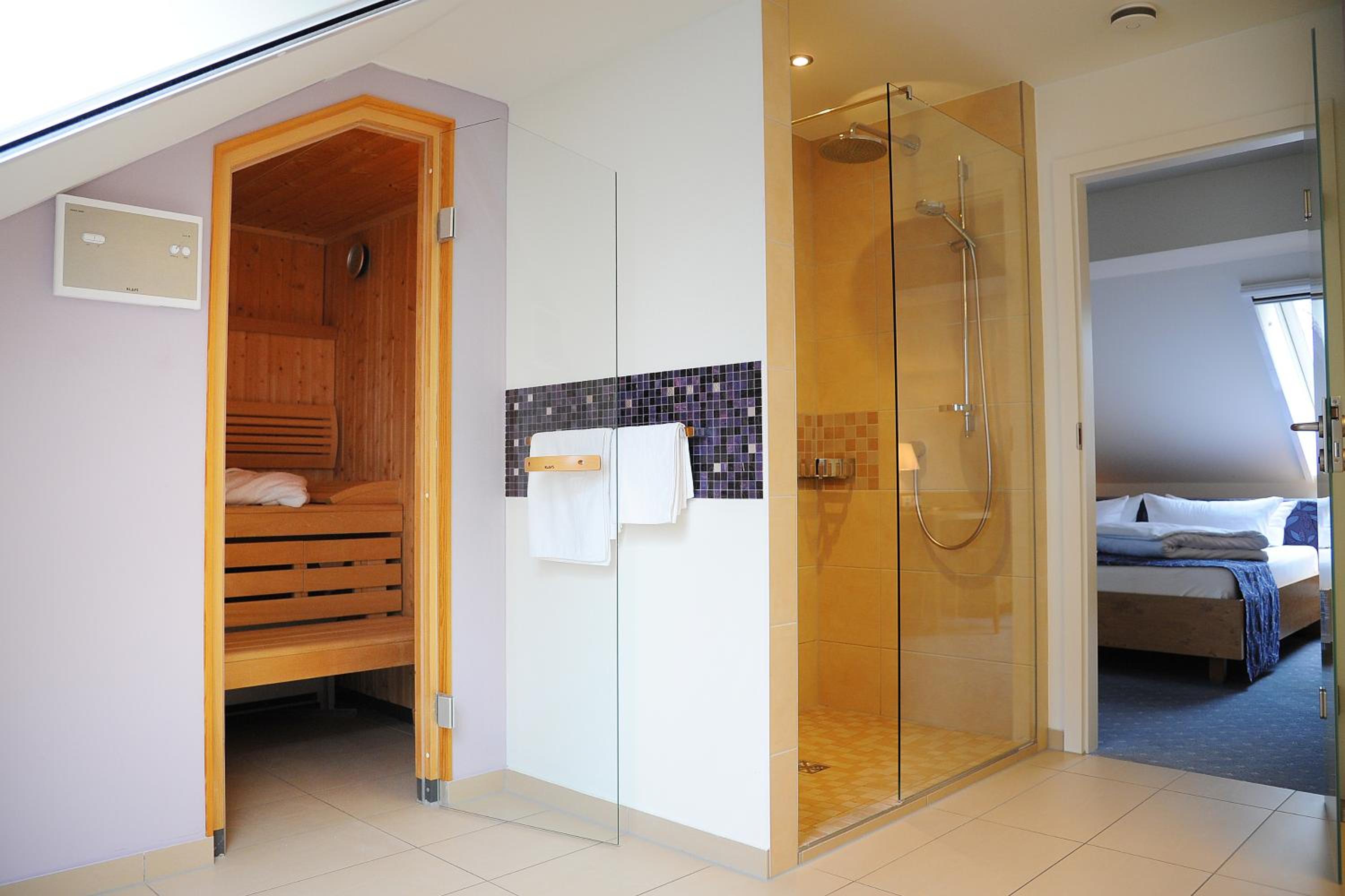 Suite with Sauna - Photo 6
