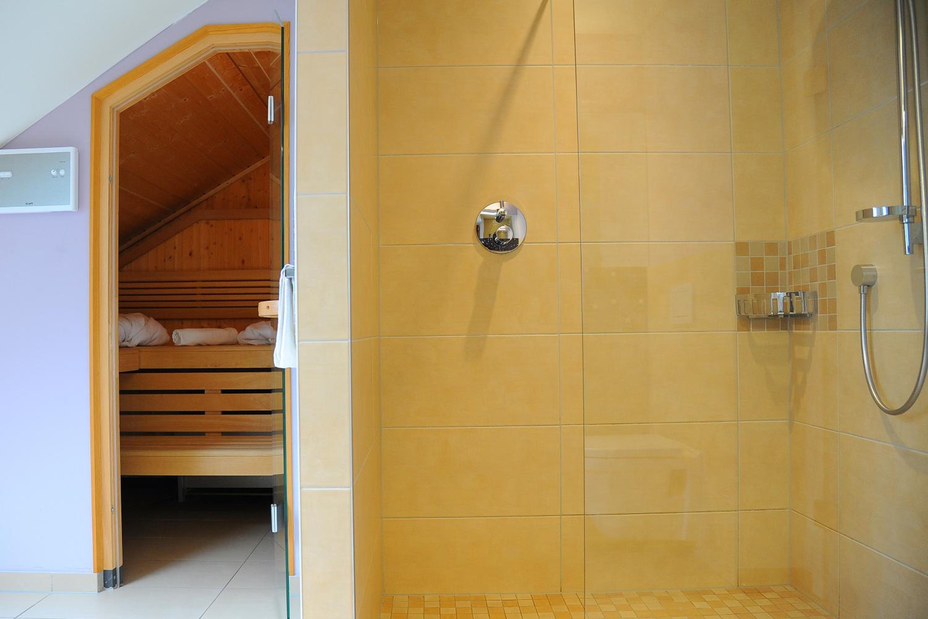 Suite with Sauna - Photo 11