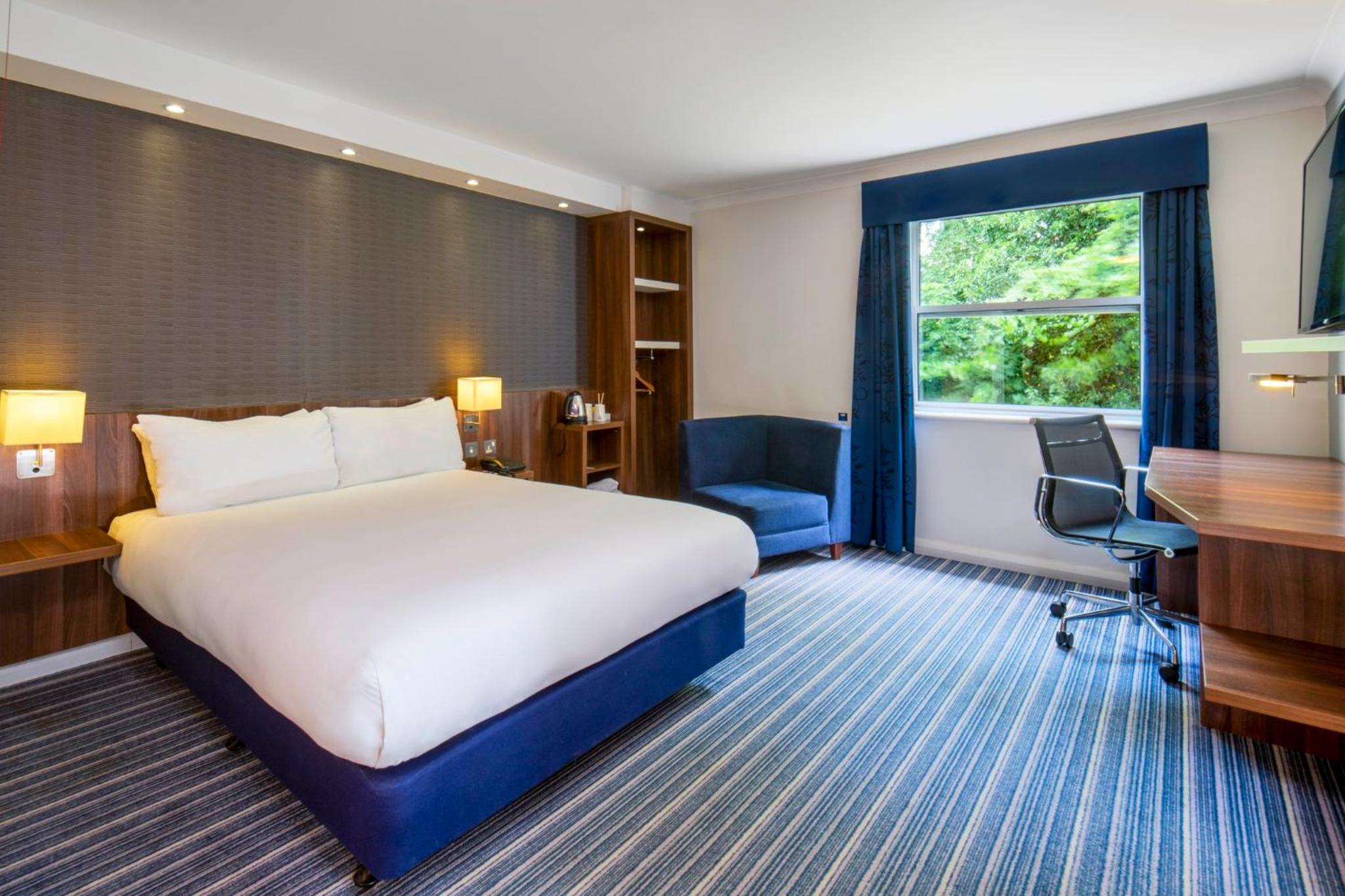 Double Room with Free Hot Breakfast - Accessible - Photo 9