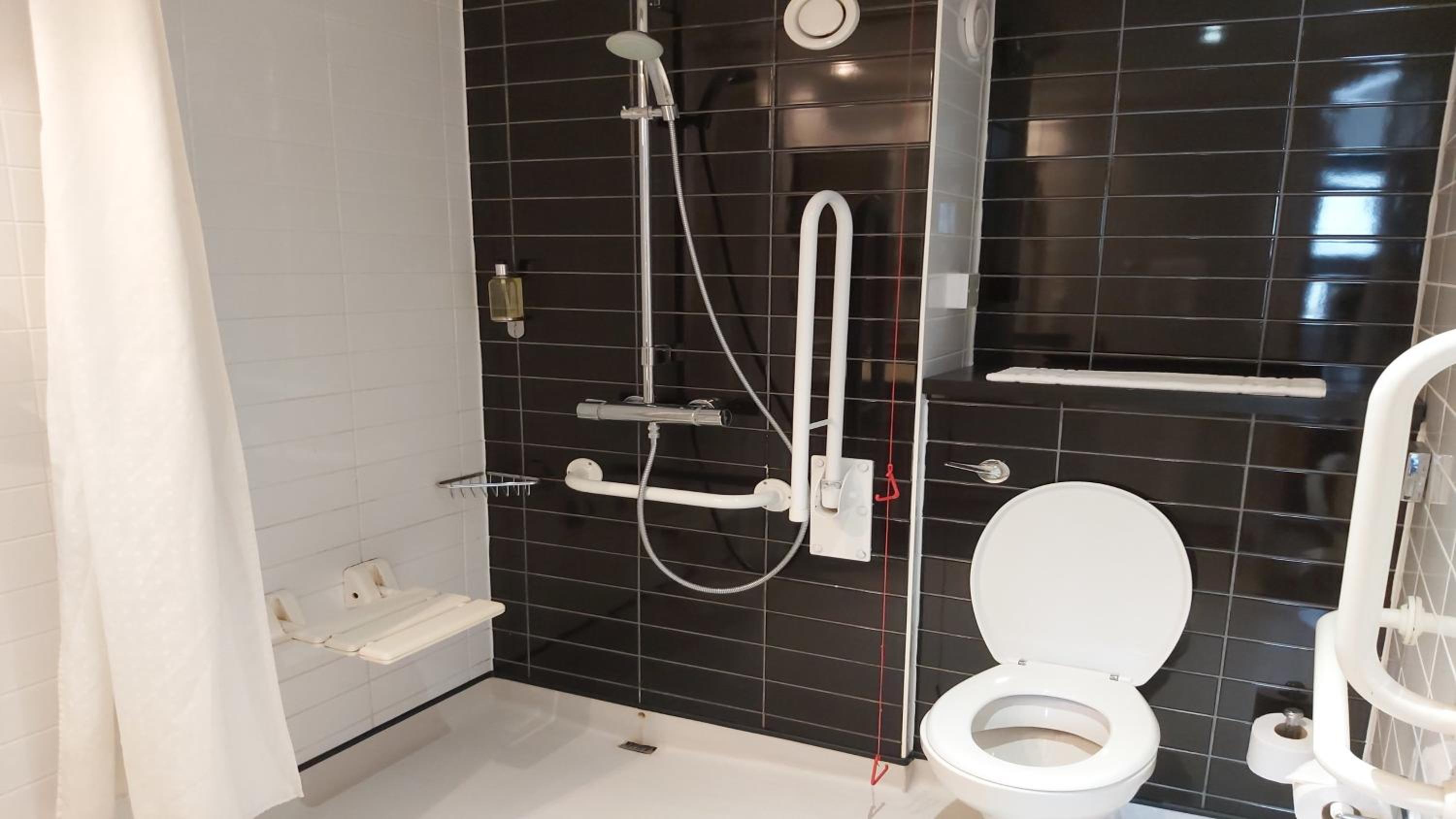 Double Room with Free Hot Breakfast - Accessible - Photo 8