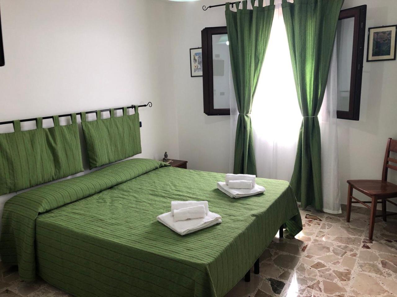 Double or Twin Room with Private Bathroom photo 2