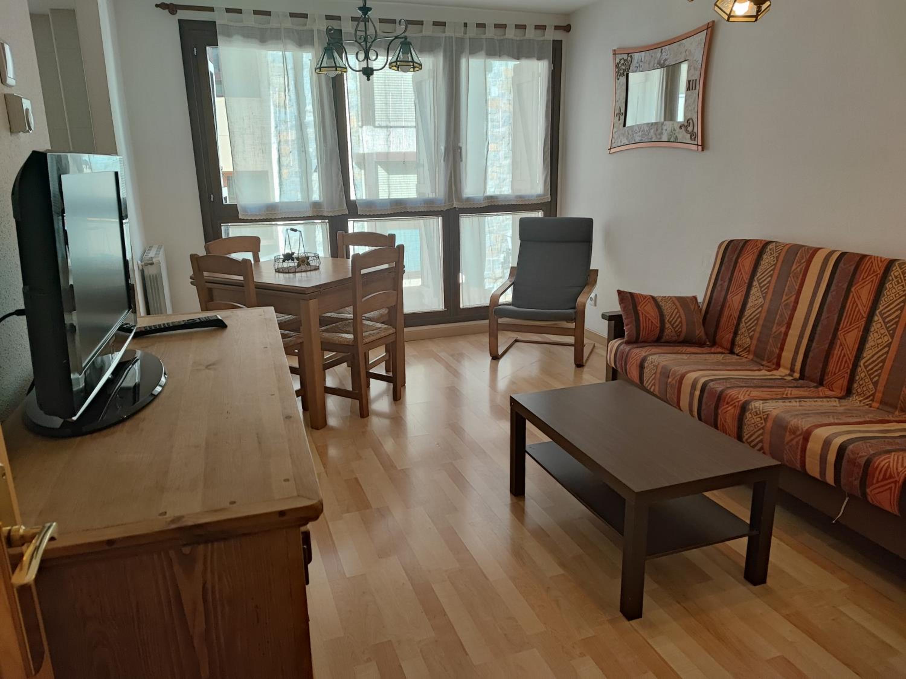 Three-Bedroom Apartment photo 2