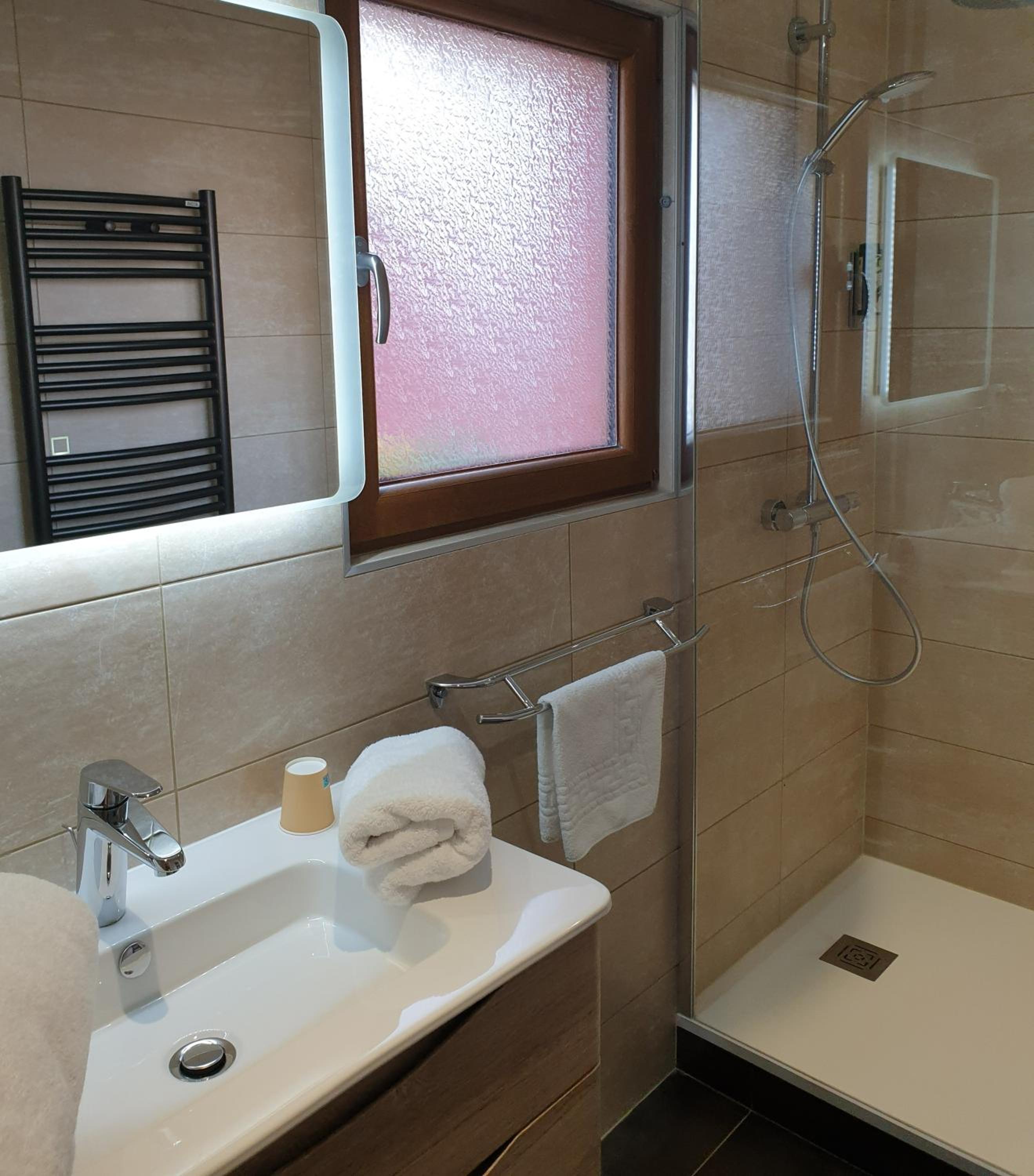Queen Room - Photo 5