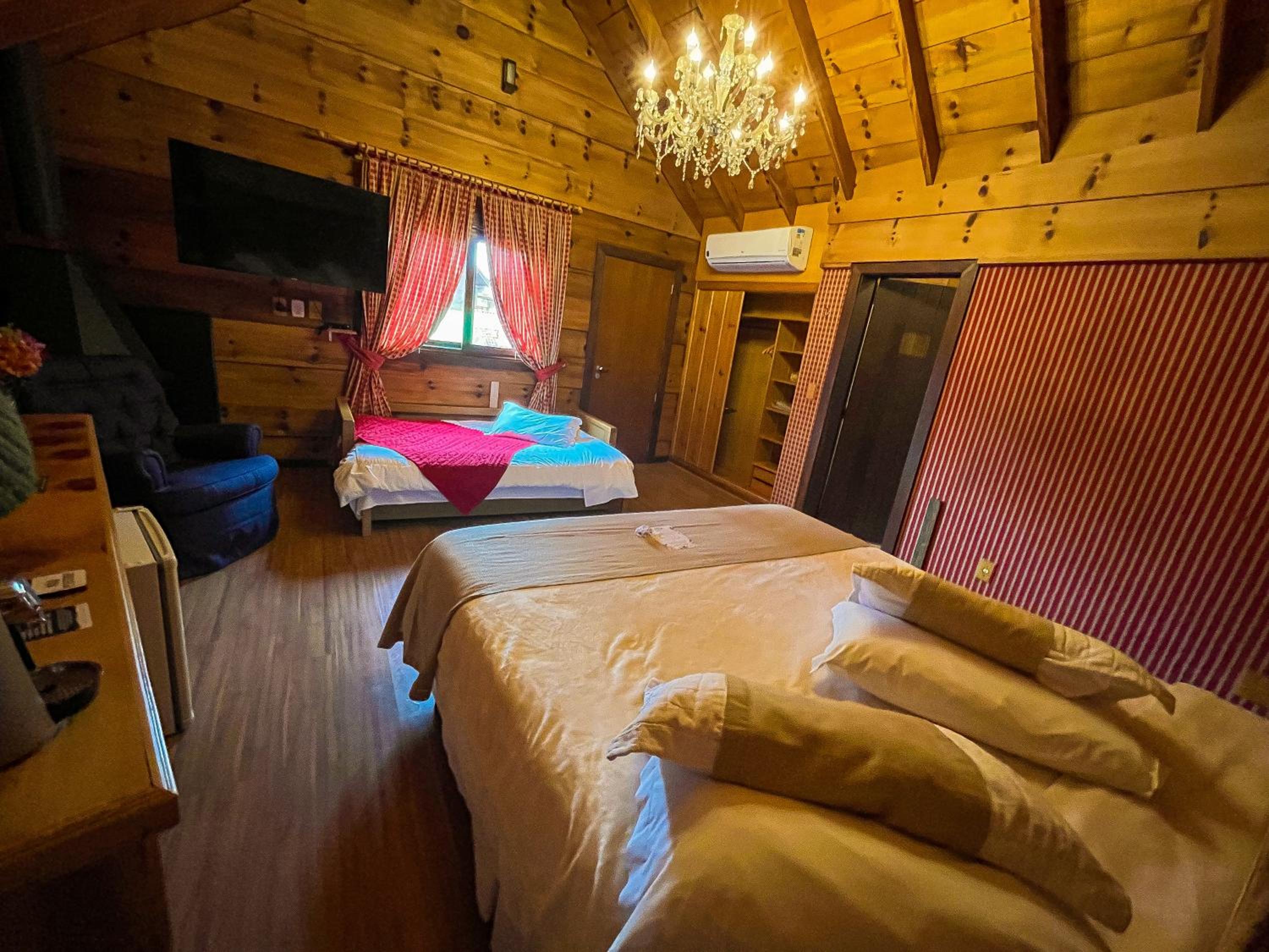 Superior Deluxe Triple Room photo 2