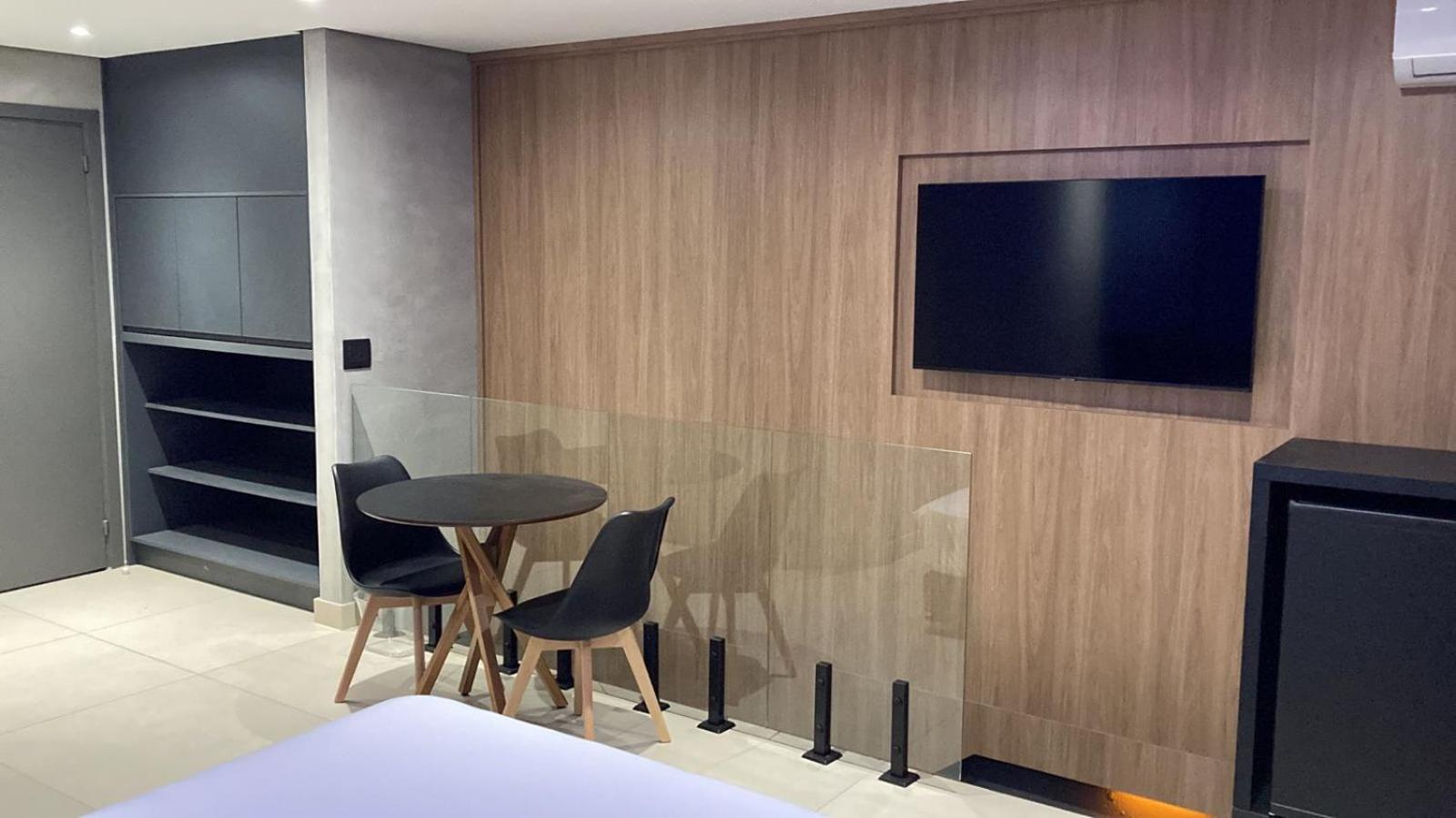 Suite - Photo 4