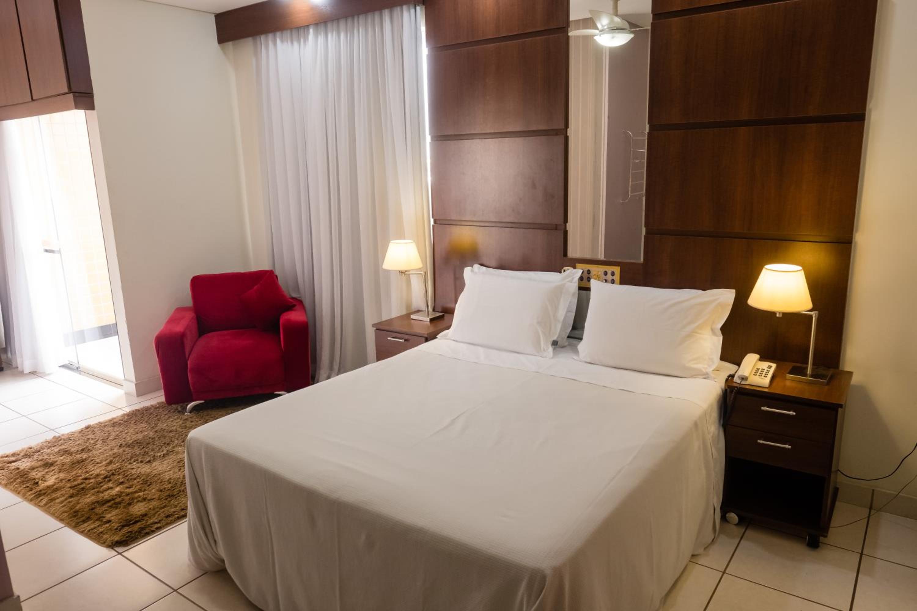 Deluxe Room - Photo 9