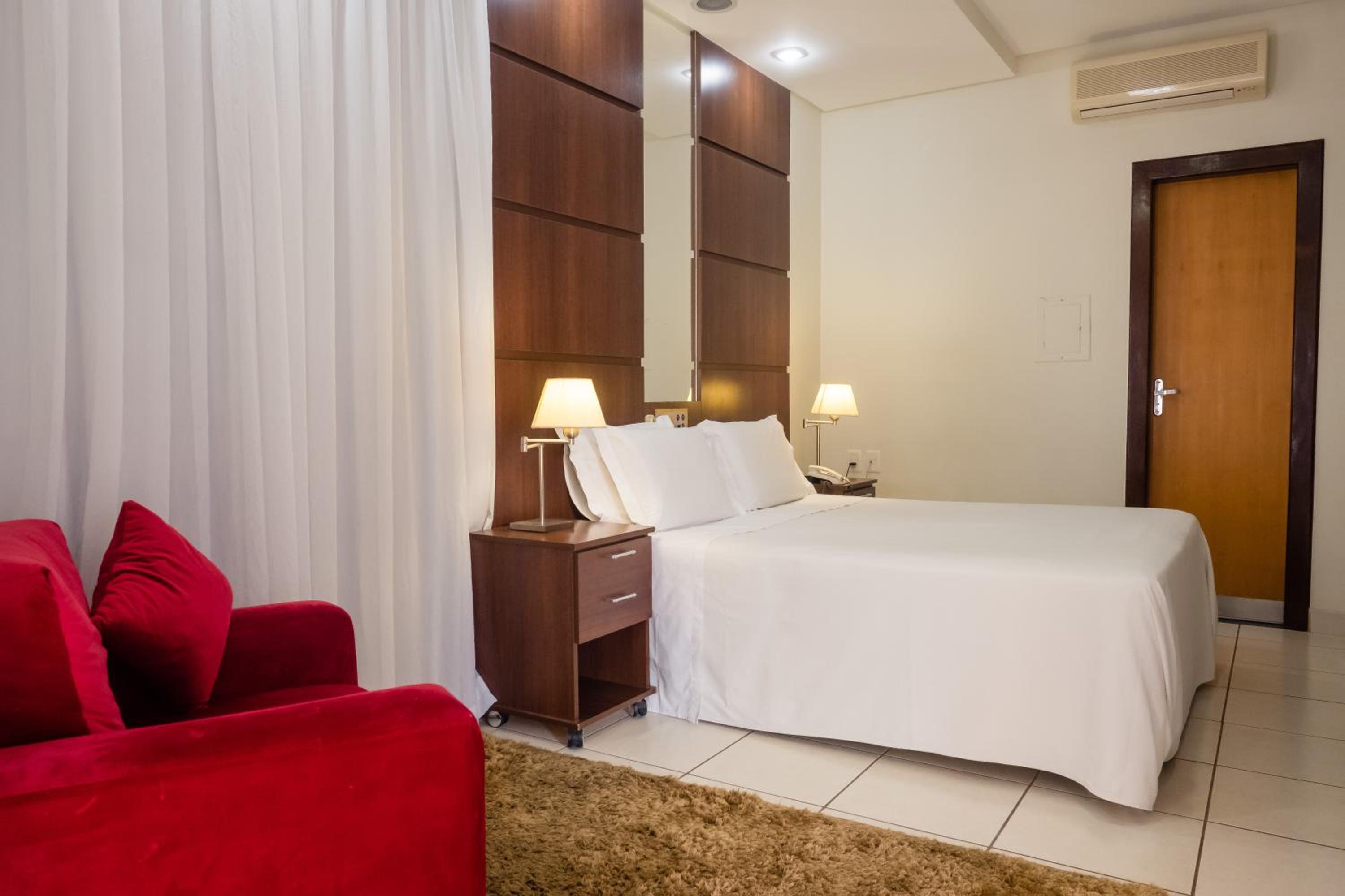 Deluxe Room - Photo 10
