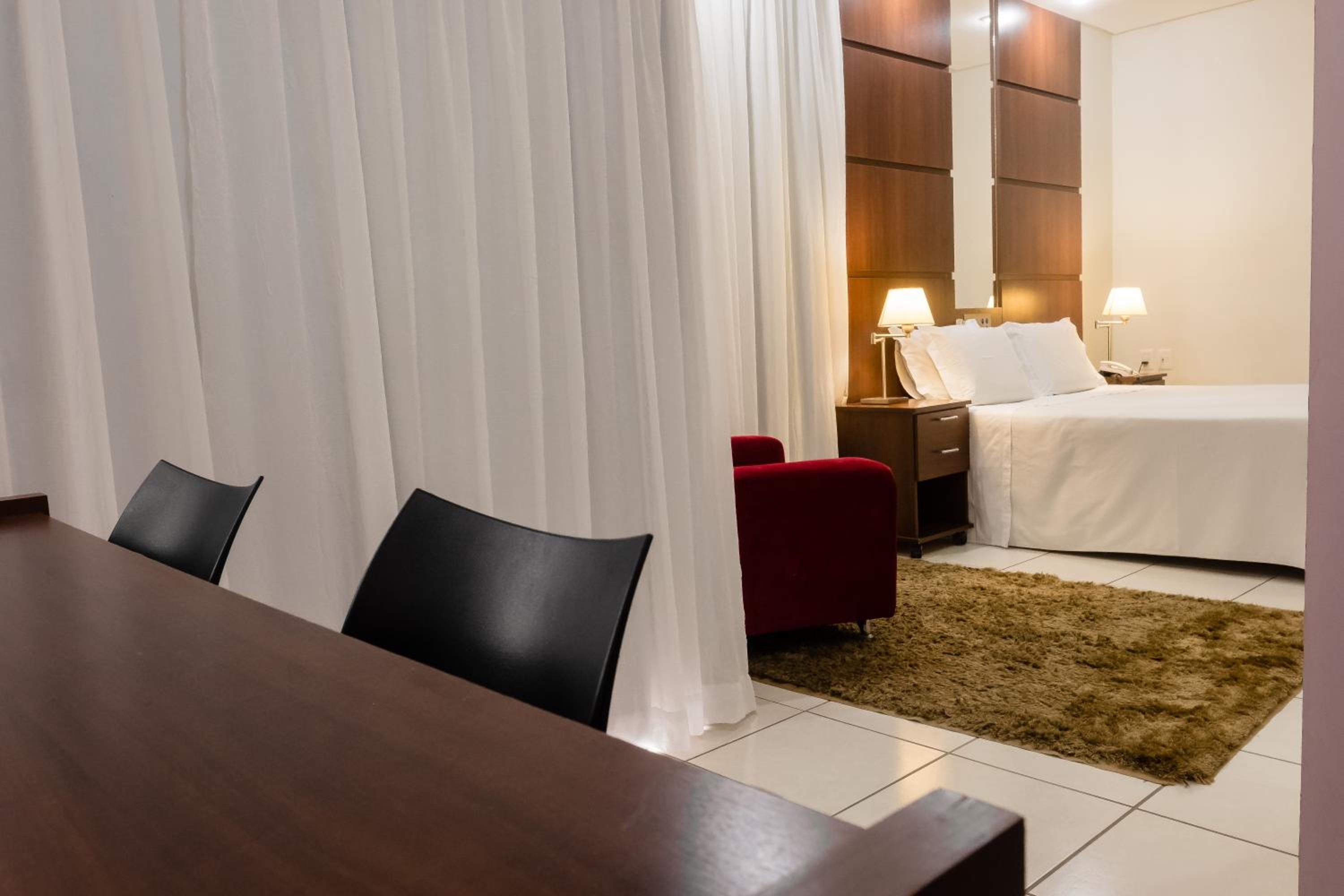 Deluxe Room - Photo 4