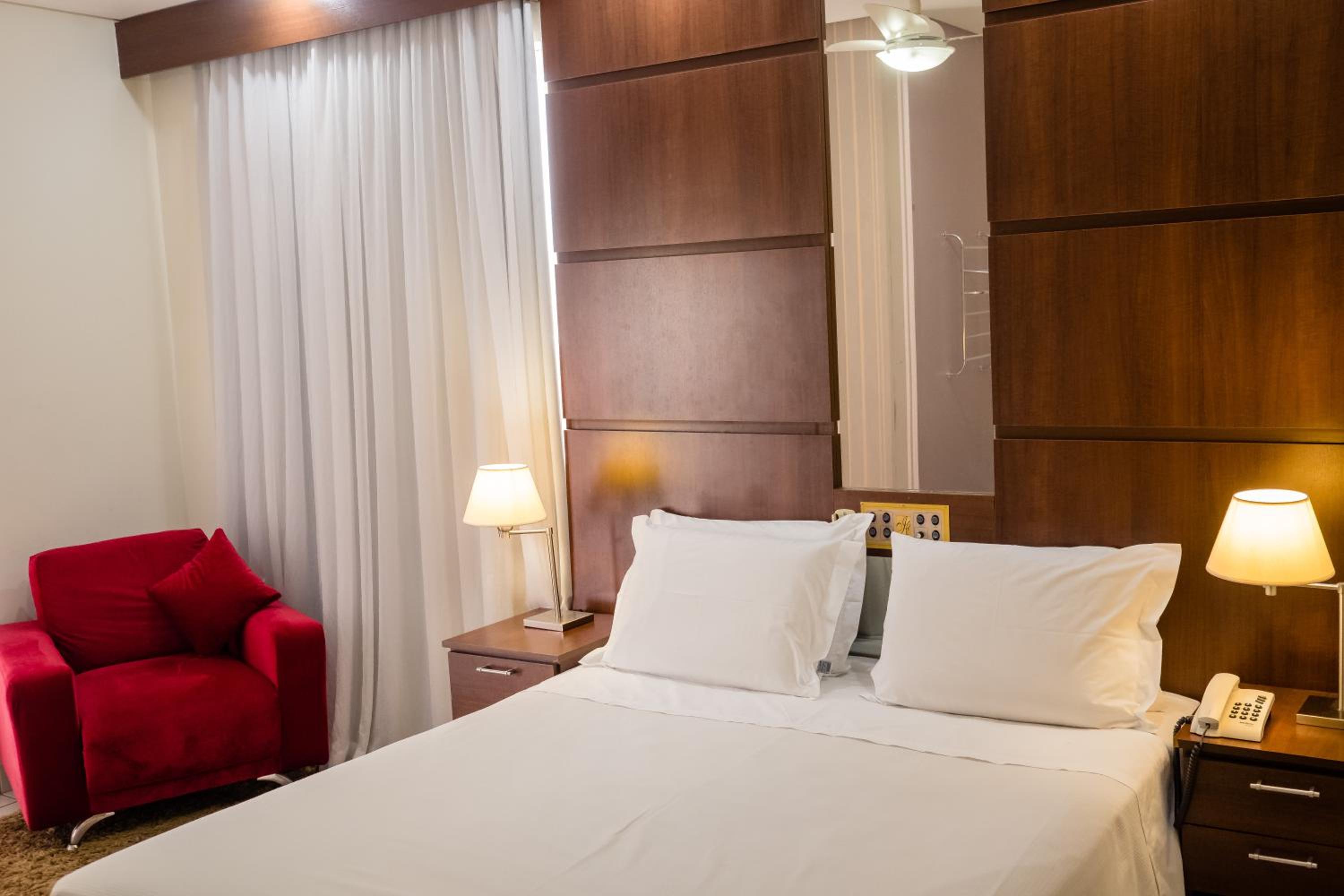 Deluxe Room - Photo 3