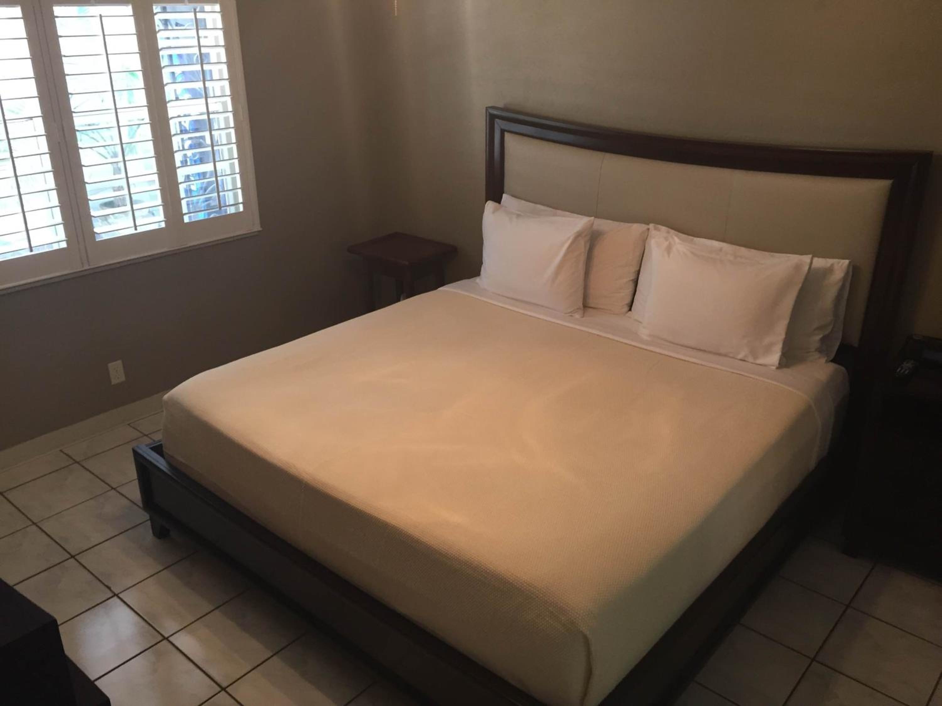Elite King Suite photo 3