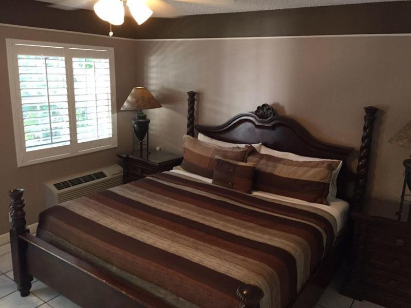 Deluxe King Room photo 2