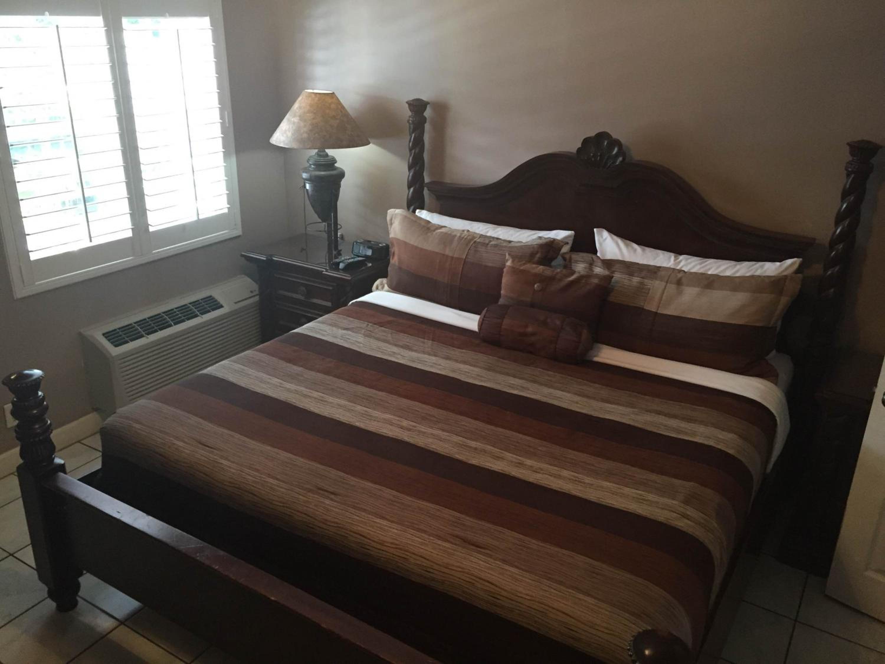 Deluxe King Room photo 3