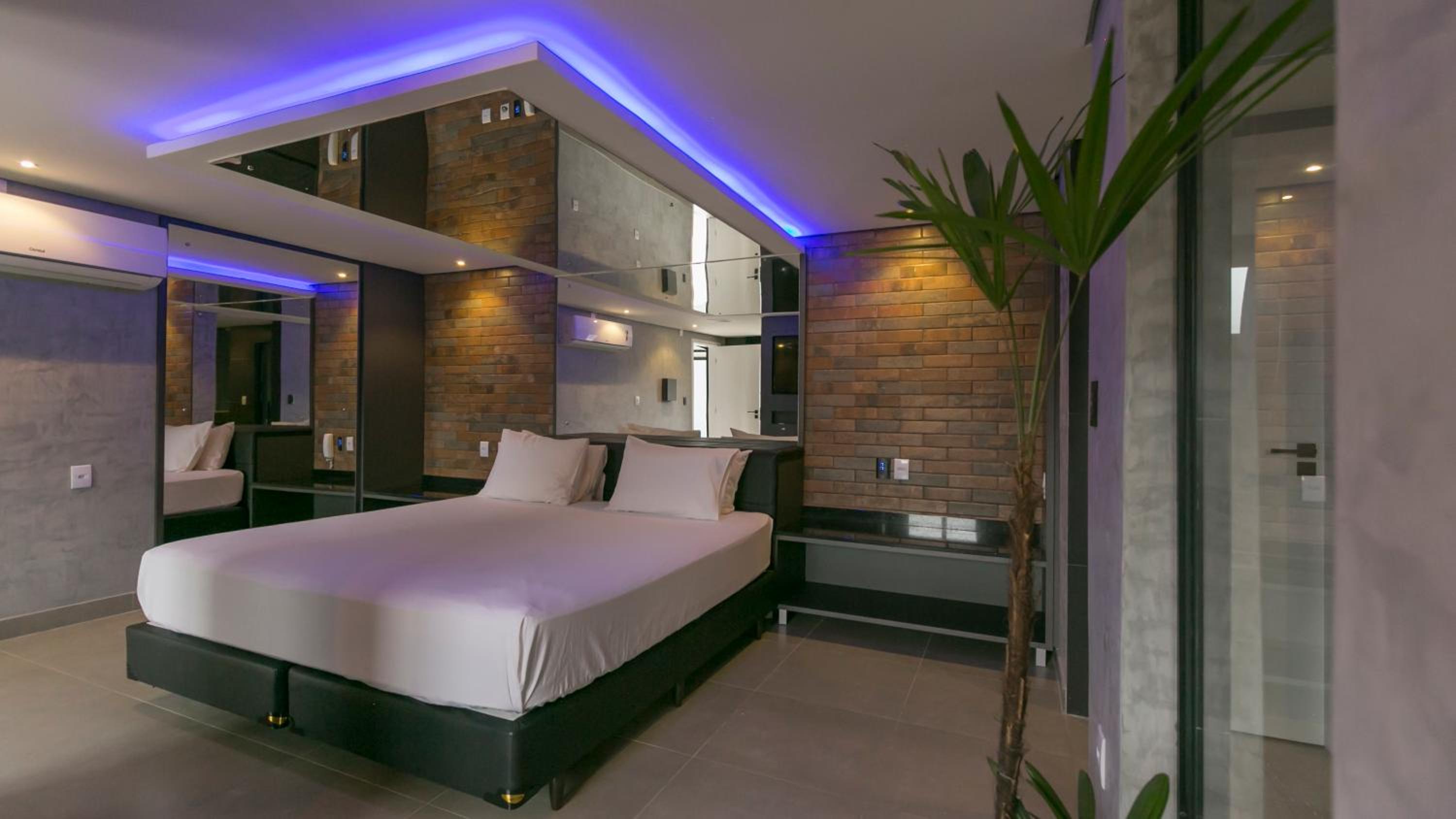 Studio with Spa Bath