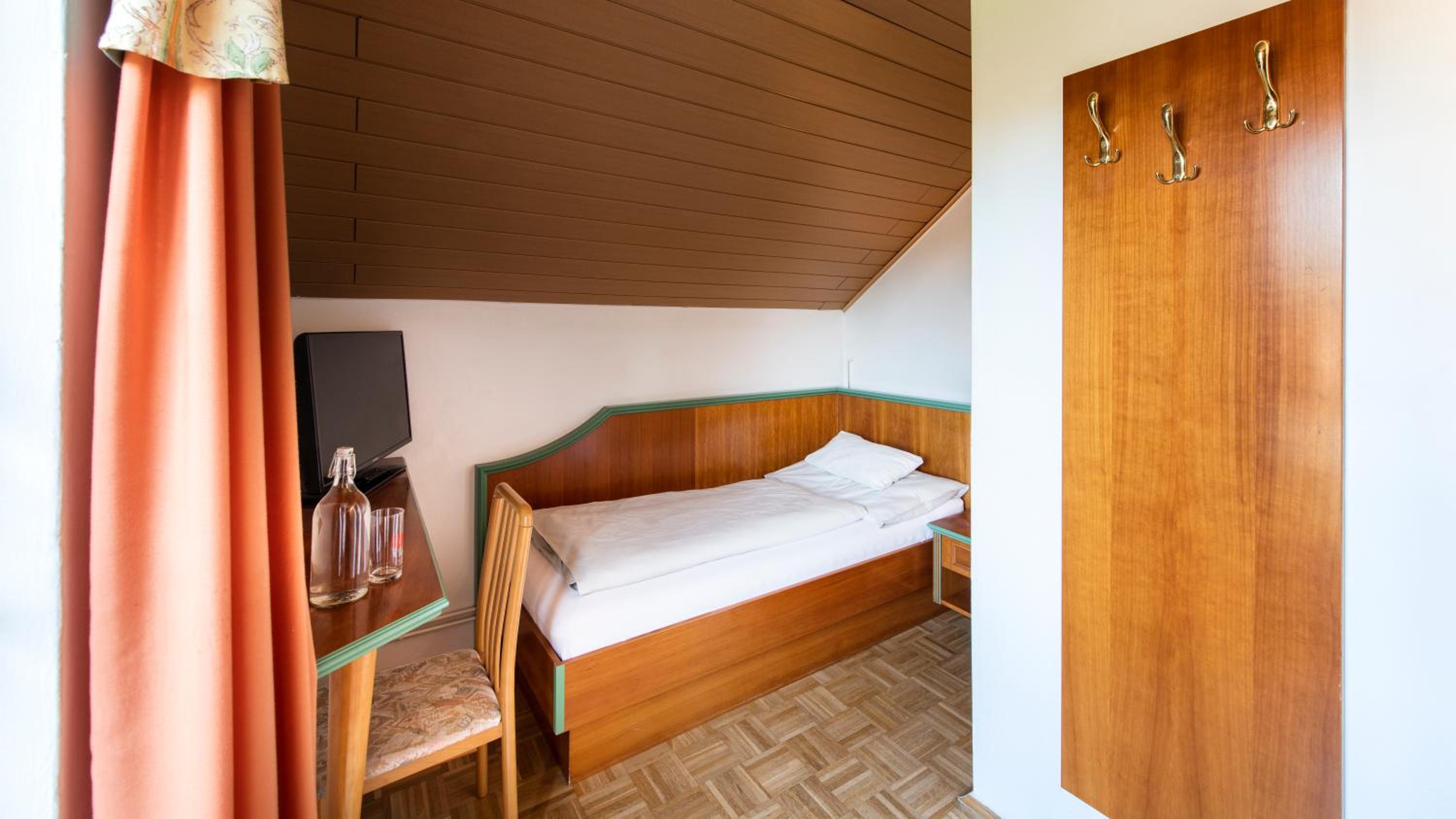 Twin Room With Separate Beds And Balcony