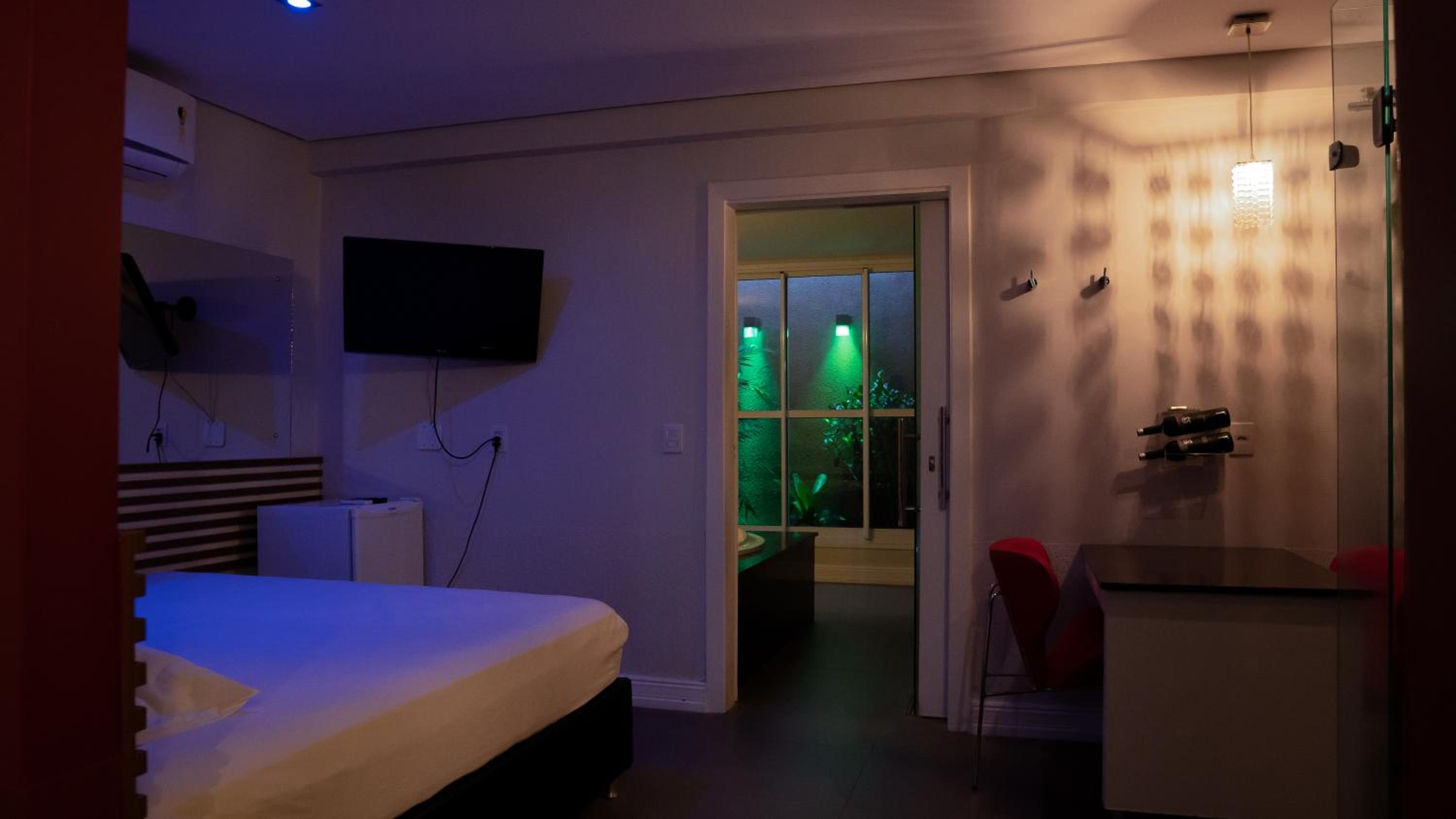 Double Room with Hot Tub photo 3