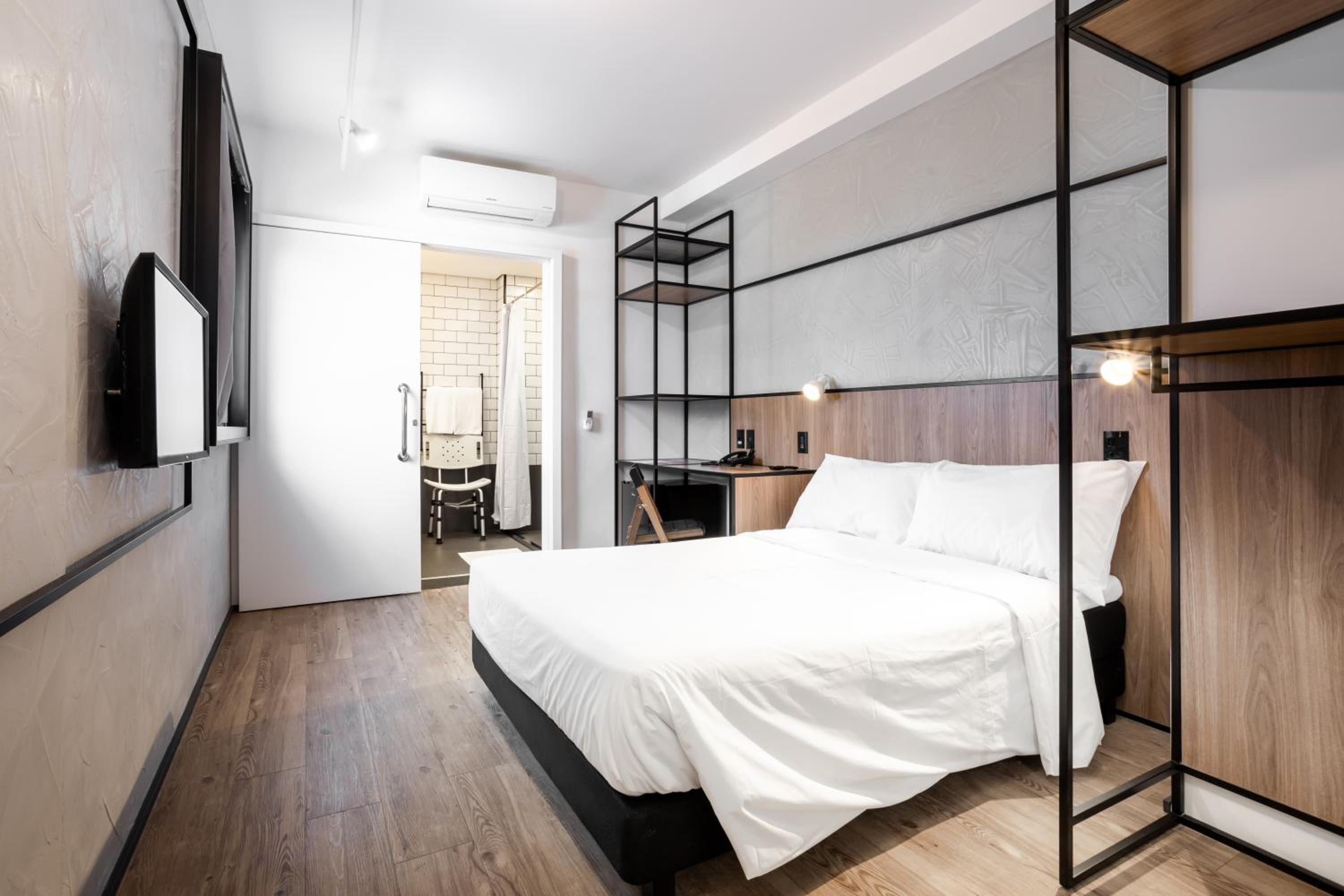 Standard Double Room - Photo 7