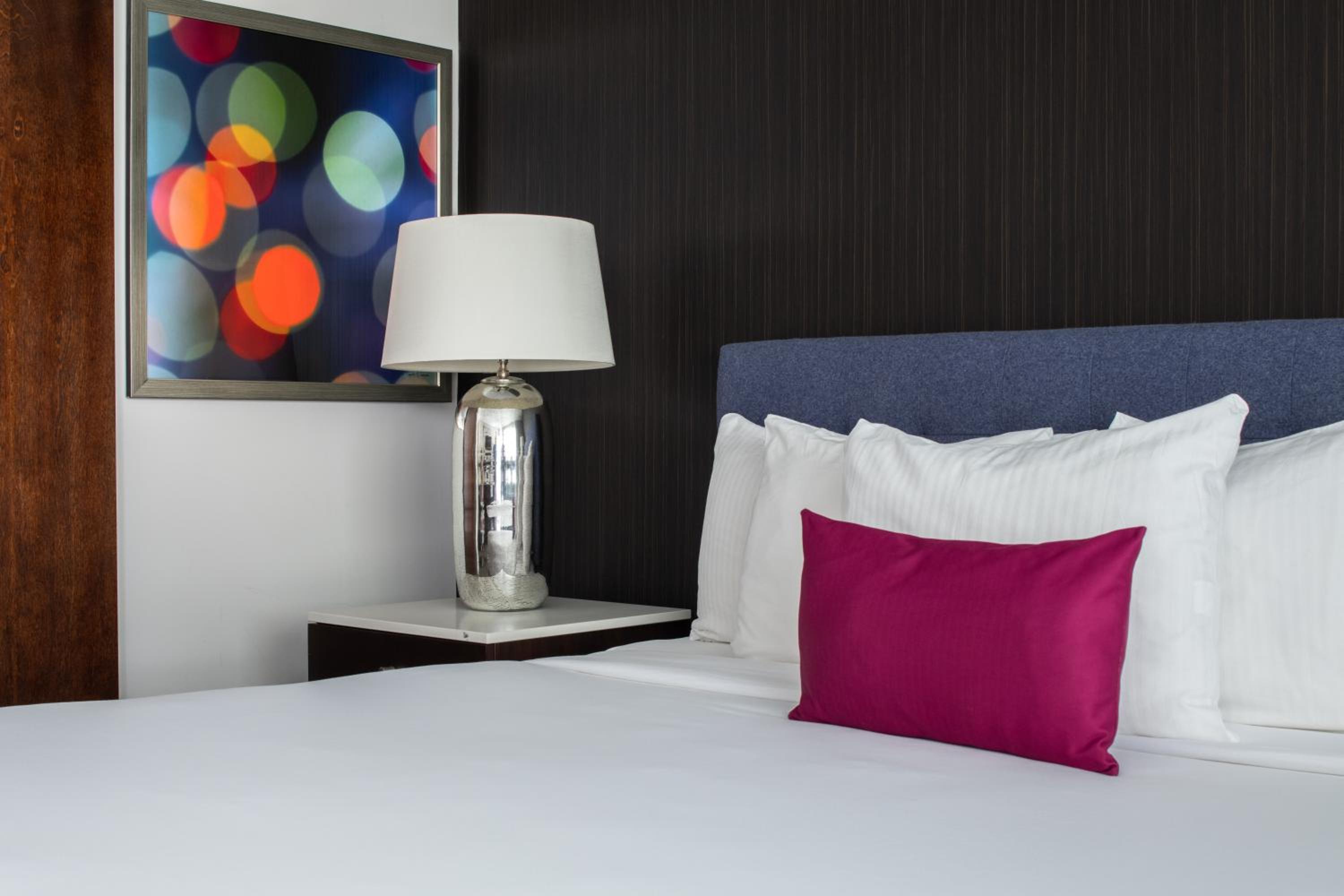 Standard King Room photo 1
