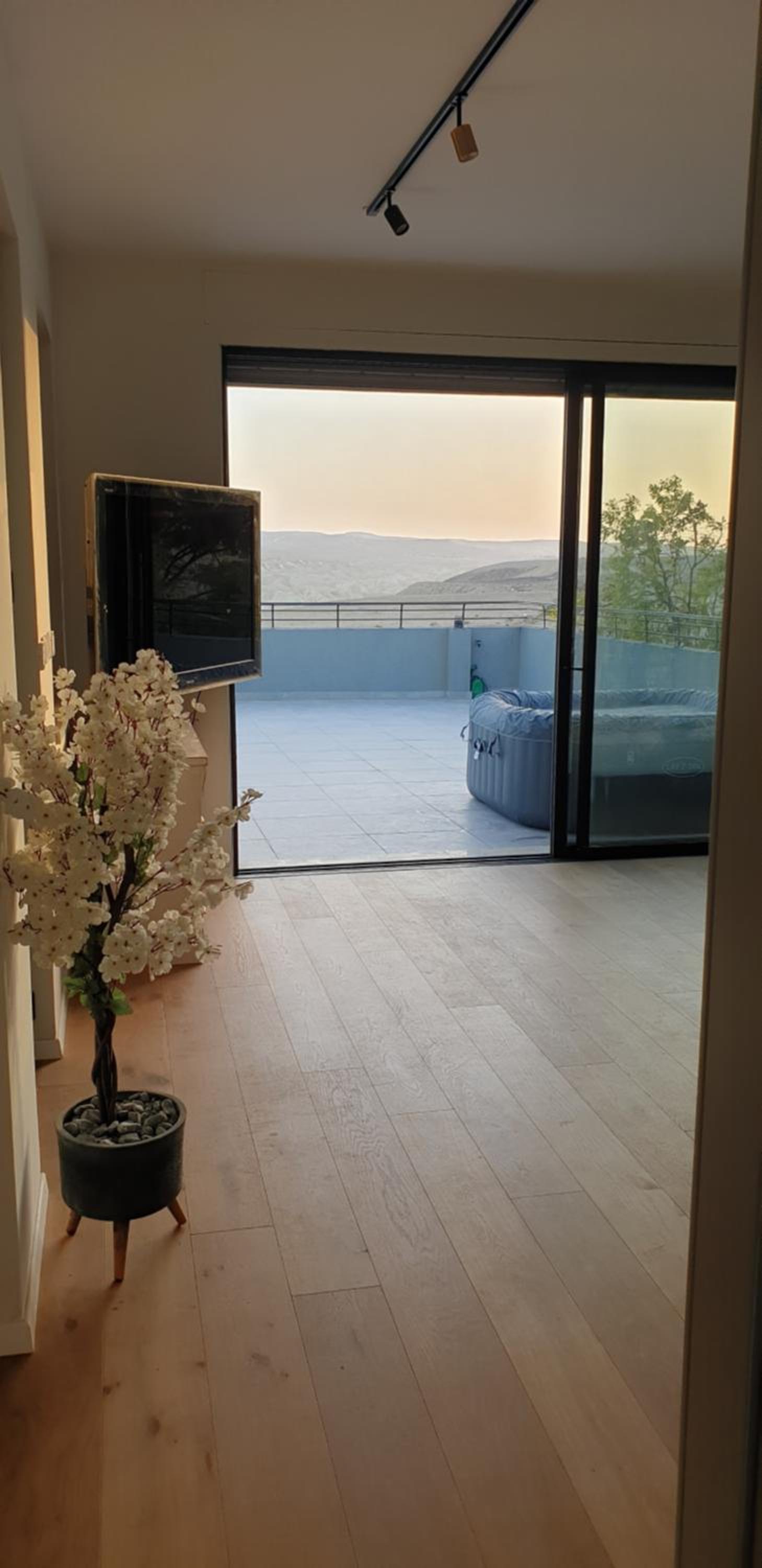 One-Bedroom House - Photo 8