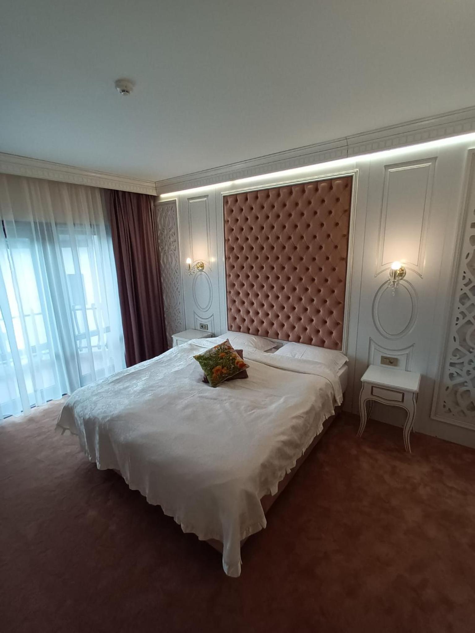 Double Room - Photo 6