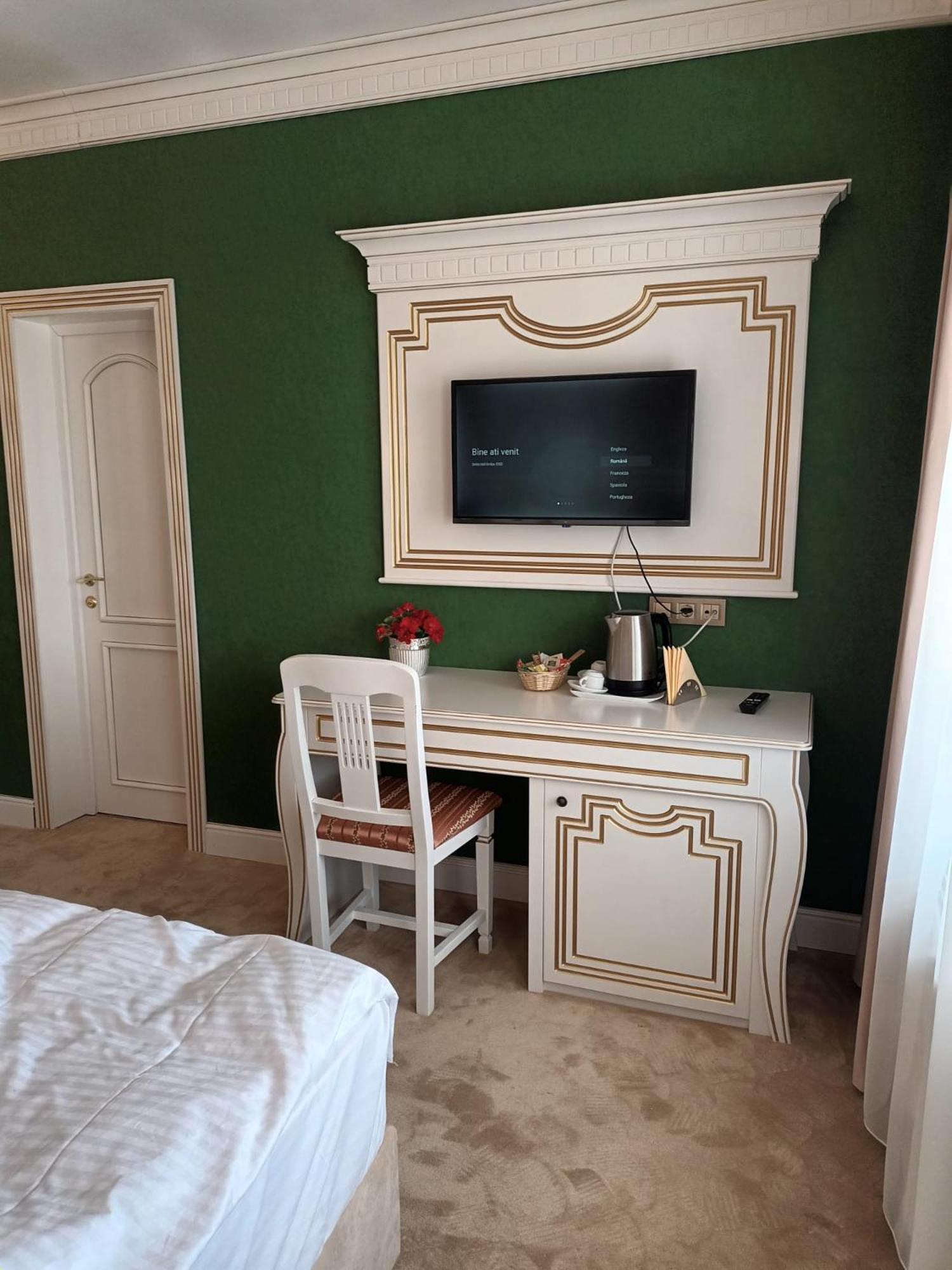 Double Room - Photo 3