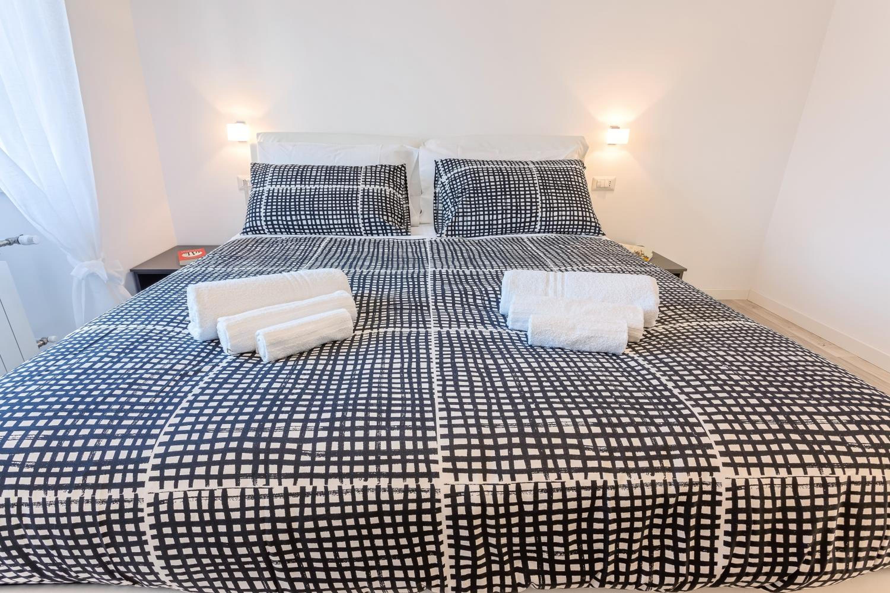 Large Double Room photo 2