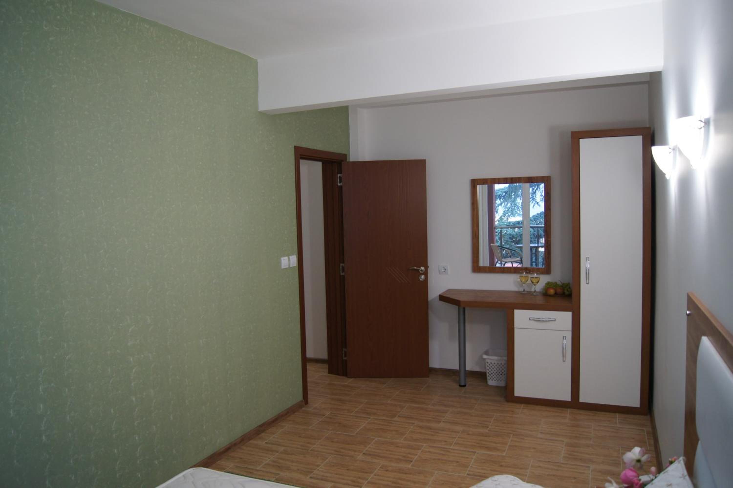 Two-Bedroom Suite with Balcony and Sea View photo 2