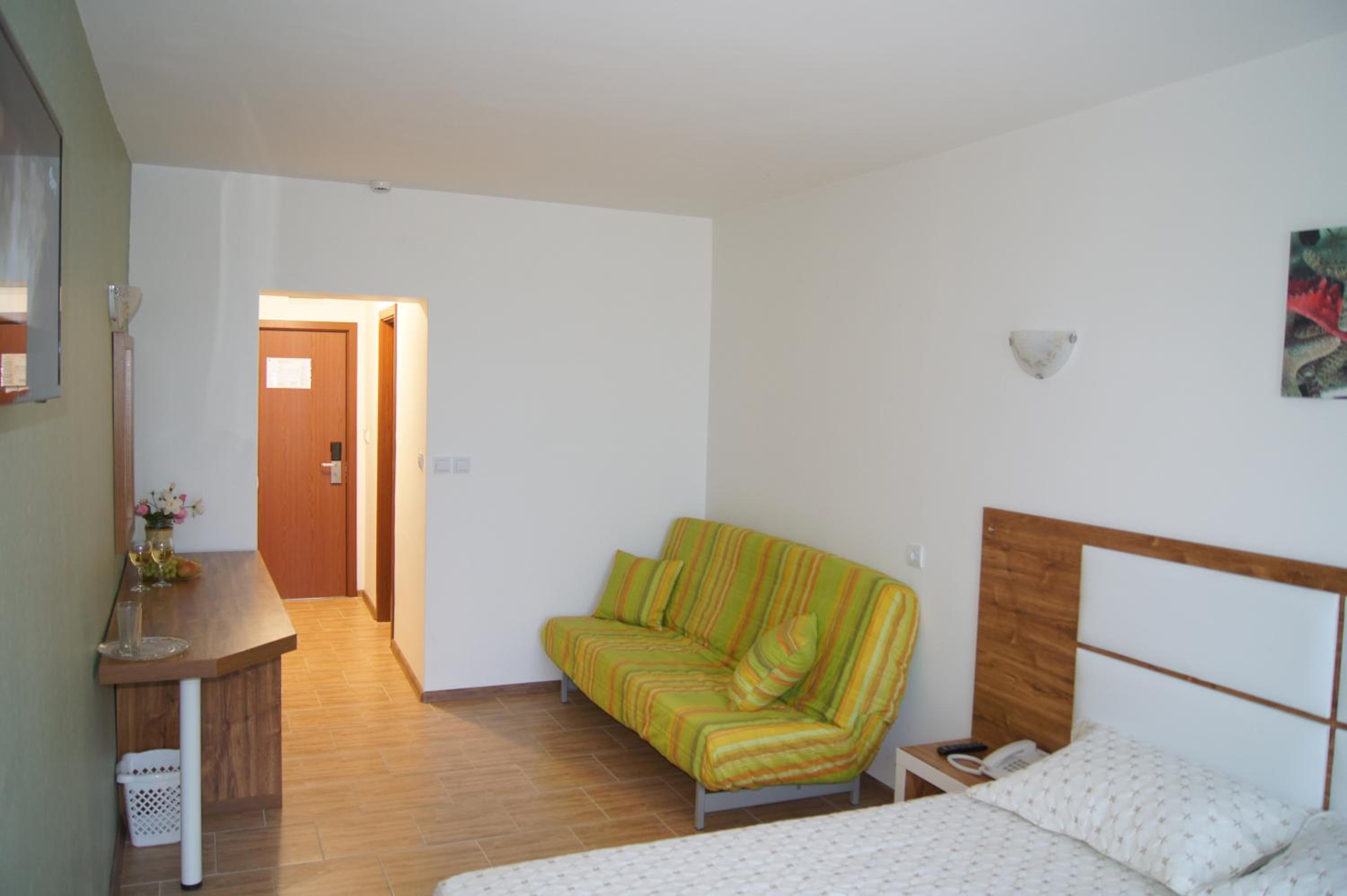 Triple Room with Balcony and Sea View photo 3