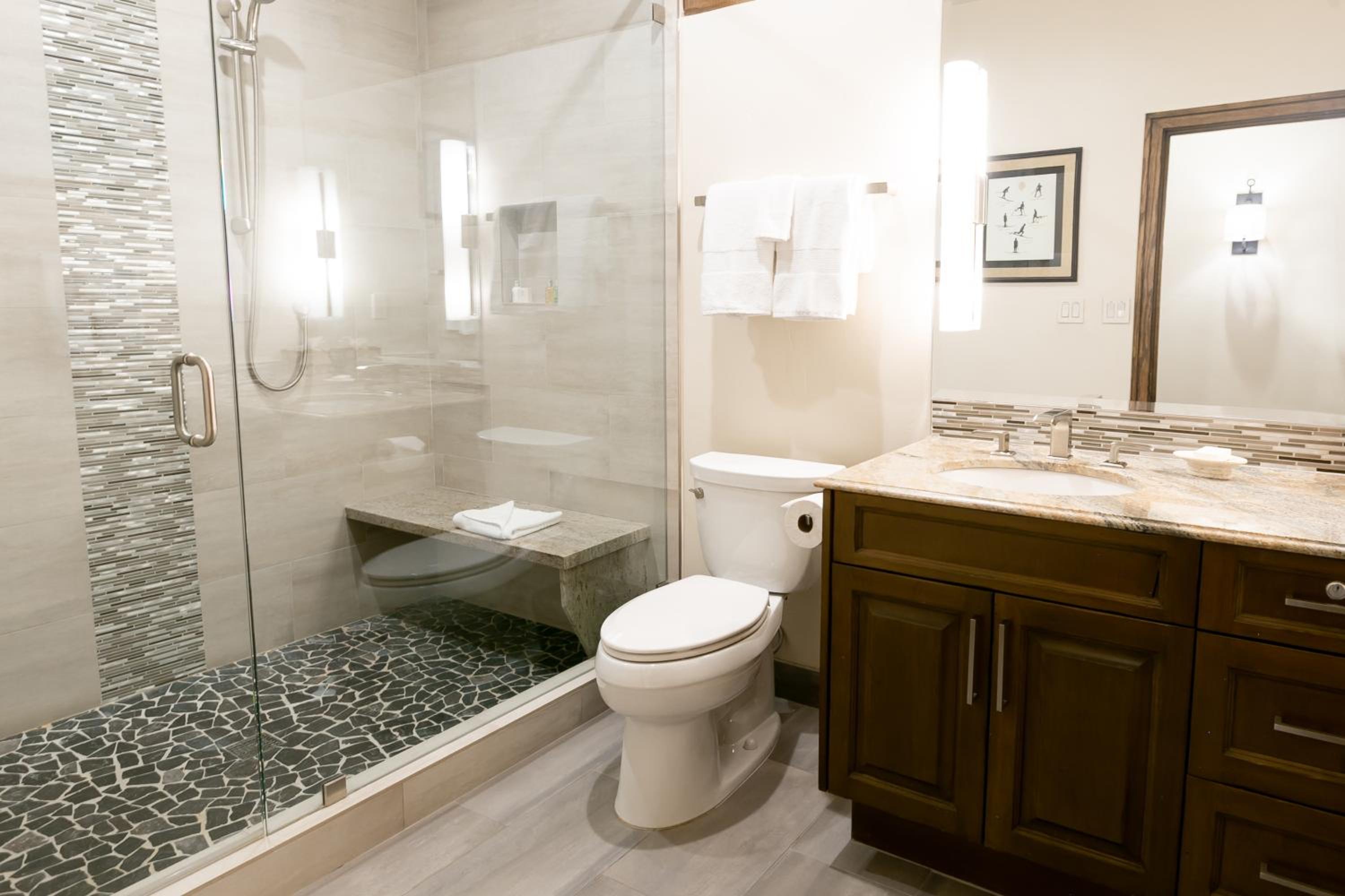 Three-Bedroom Suite - Photo 3