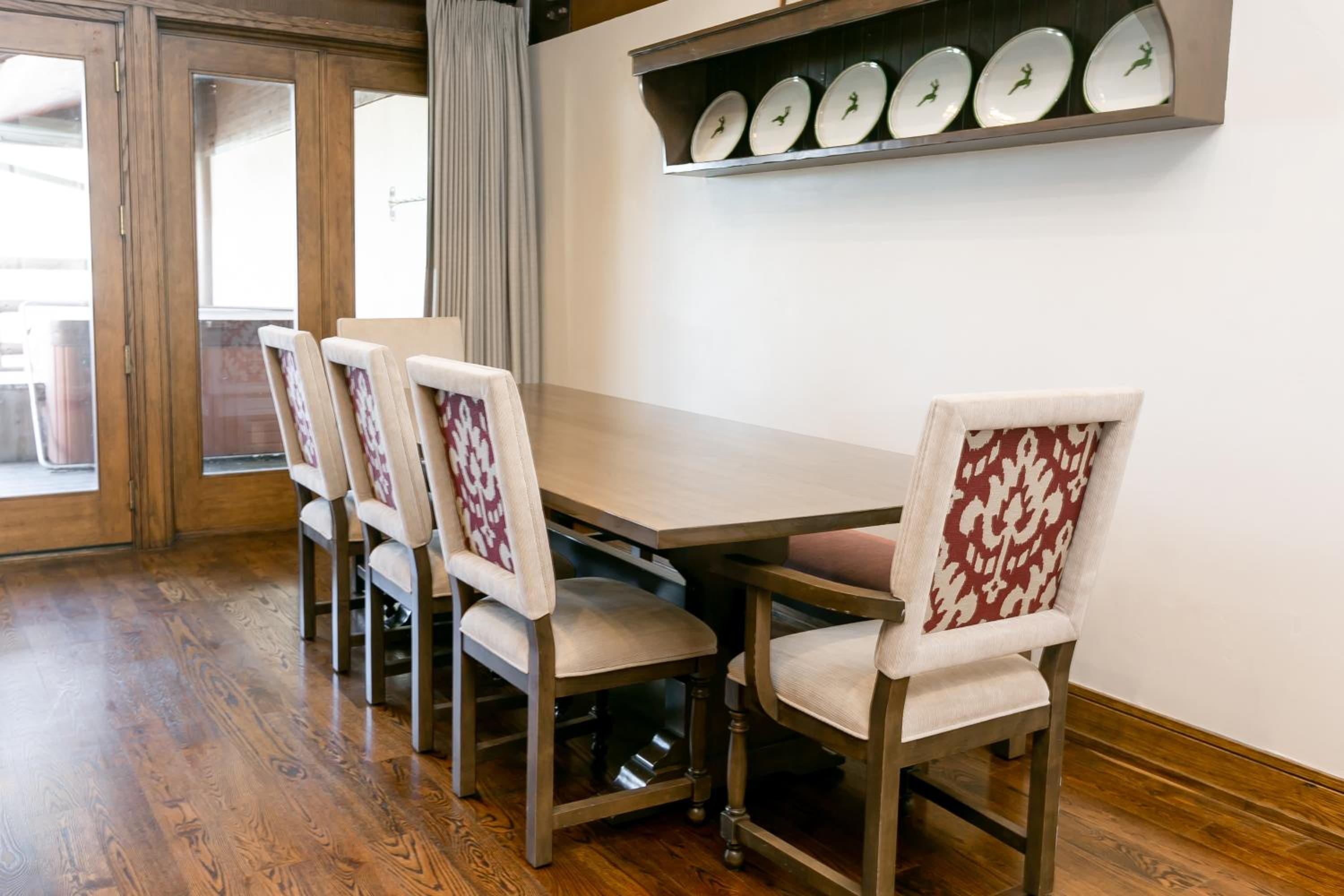 Three-Bedroom Suite - Photo 2