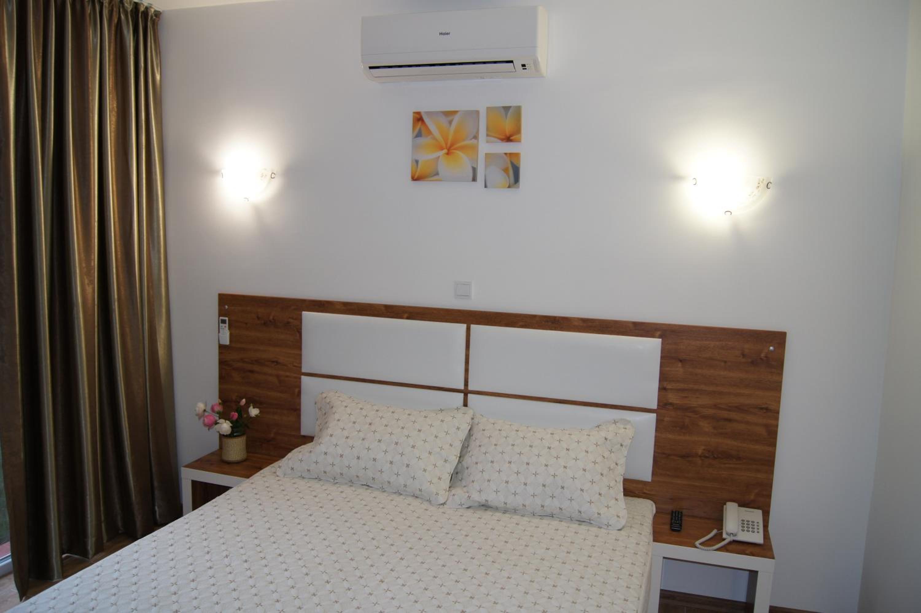 Double or Twin Room photo 2