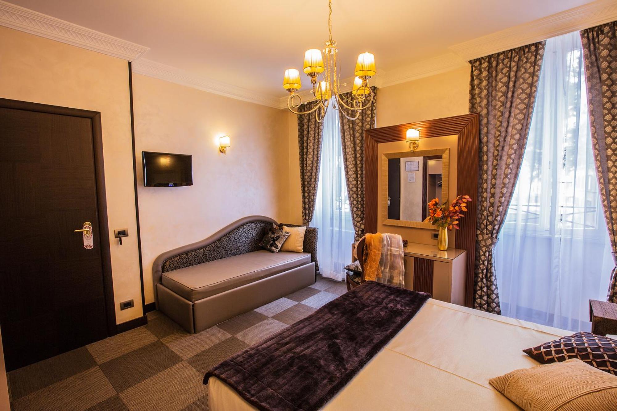 Superior Triple Room photo 2