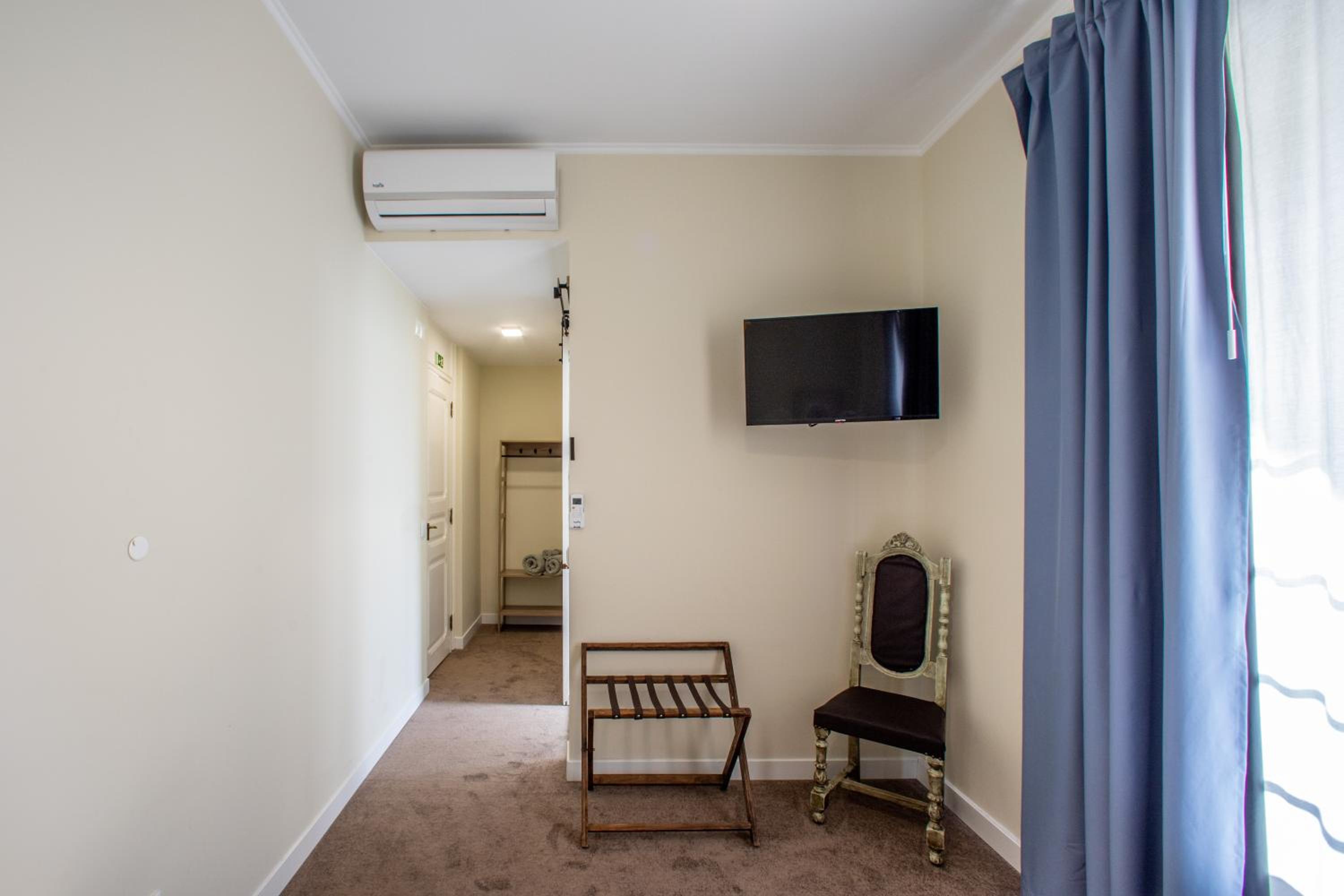 Twin Room - Photo 6