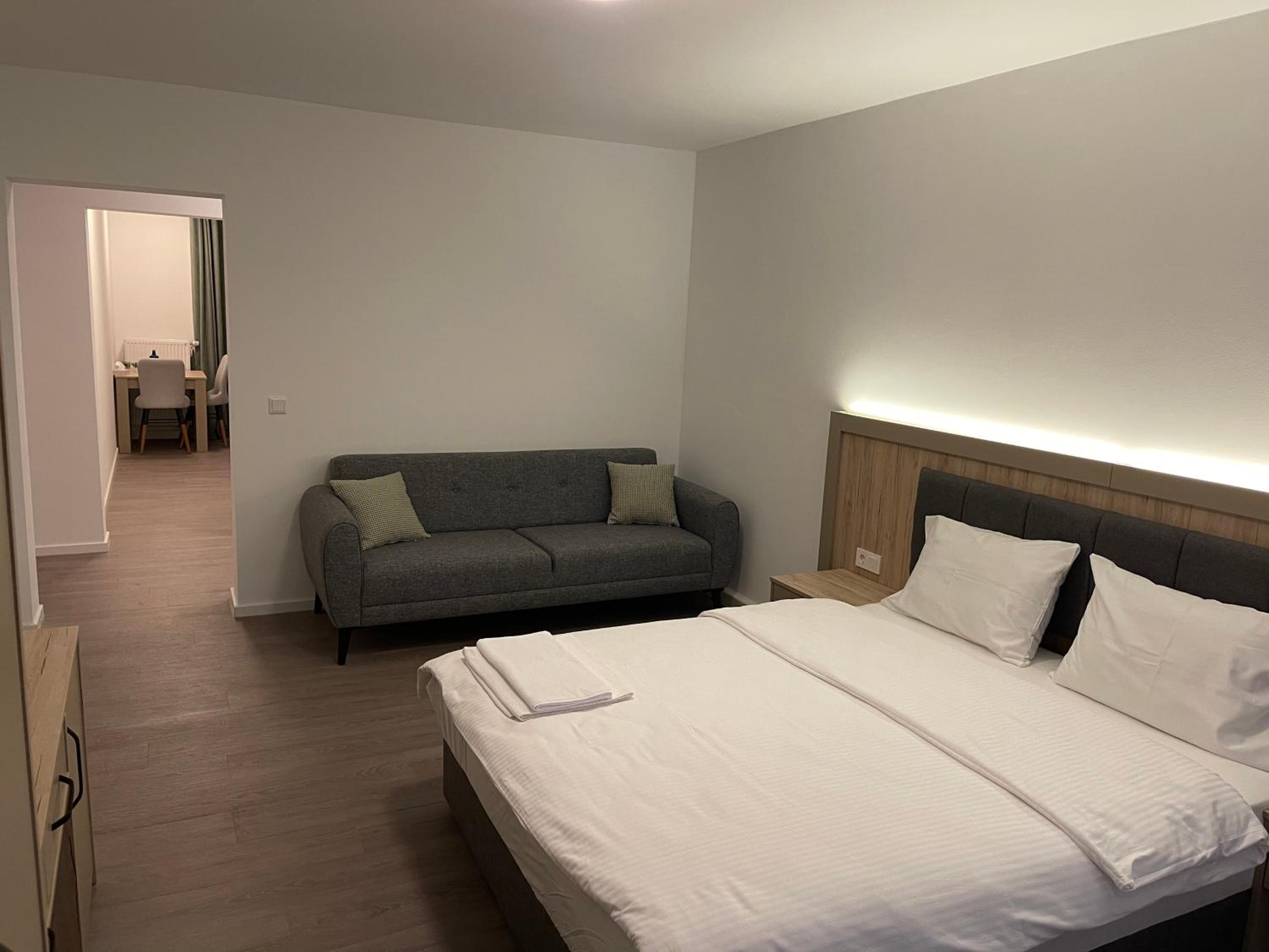 Studio Apartment - Photo 1