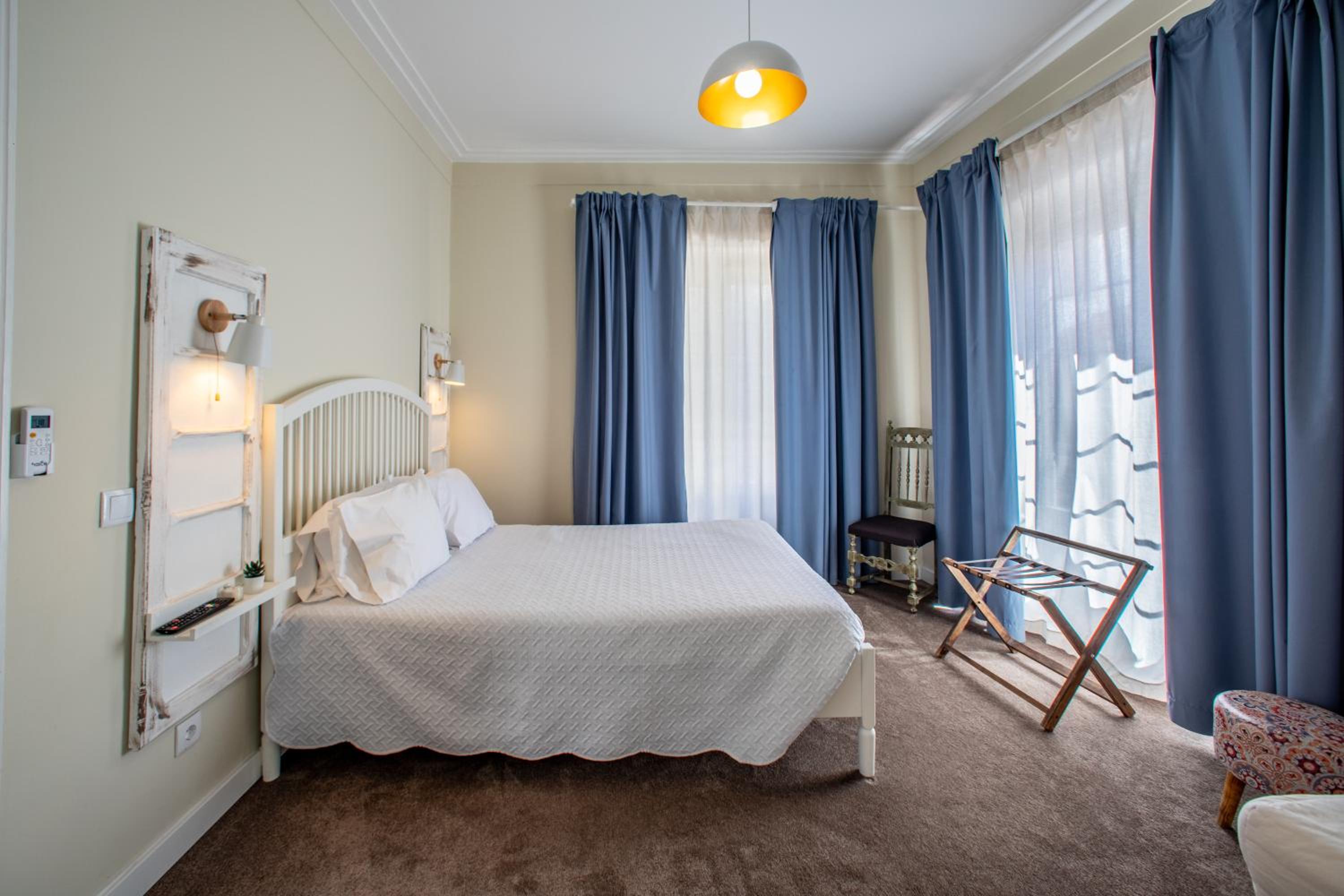 Deluxe Room - Photo 7
