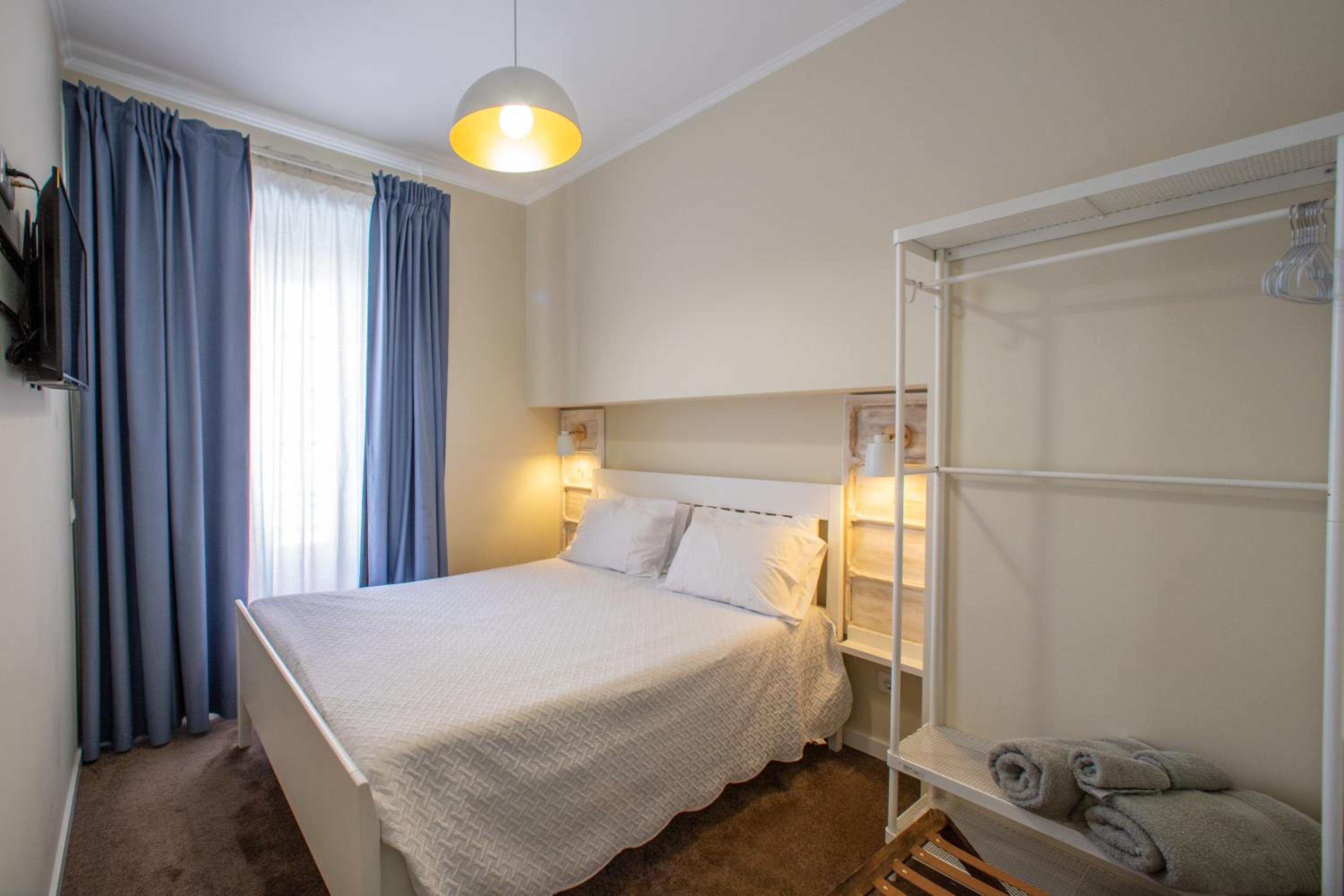 Double Room - Photo 7