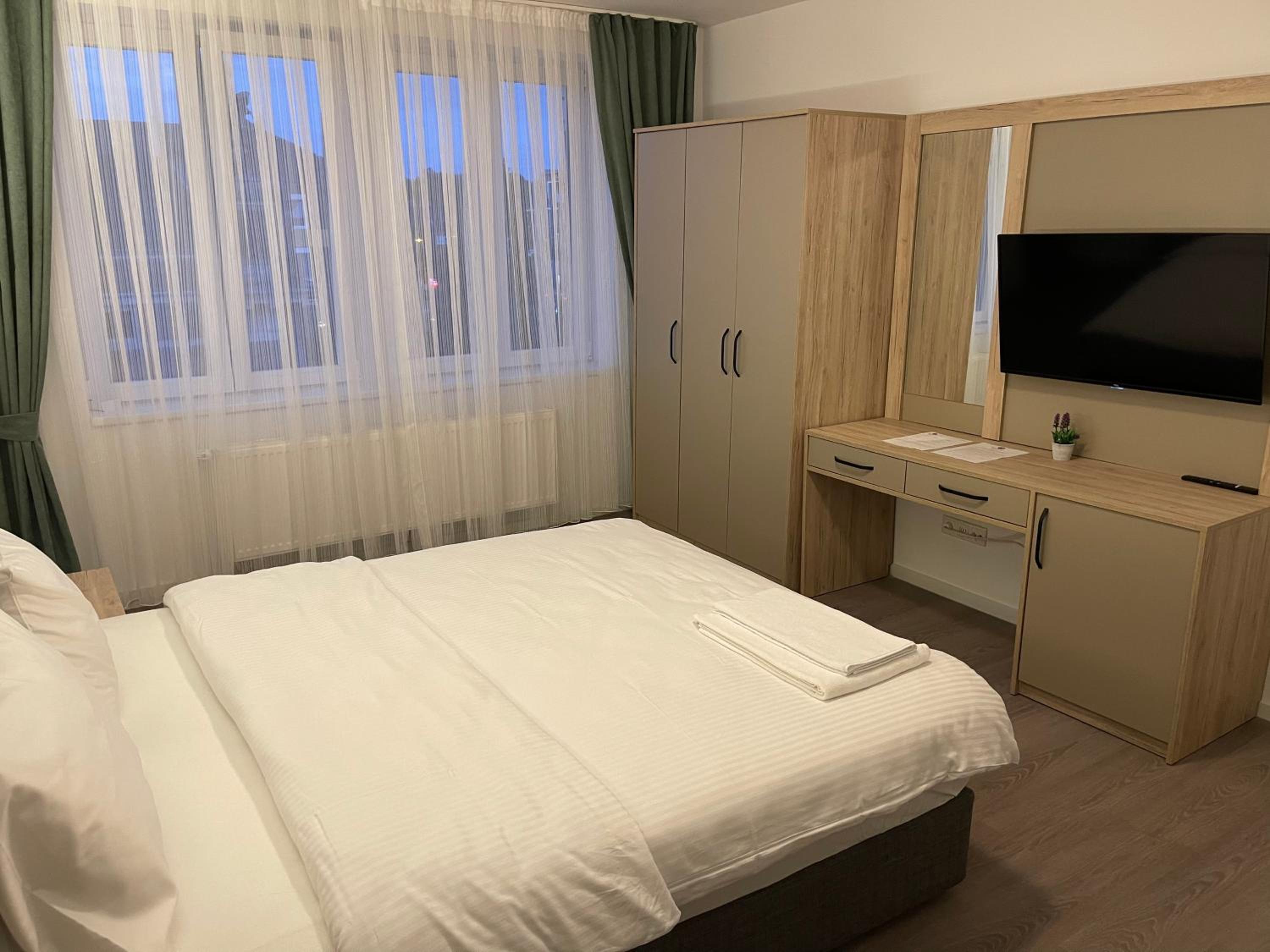 Studio Apartment - Photo 4