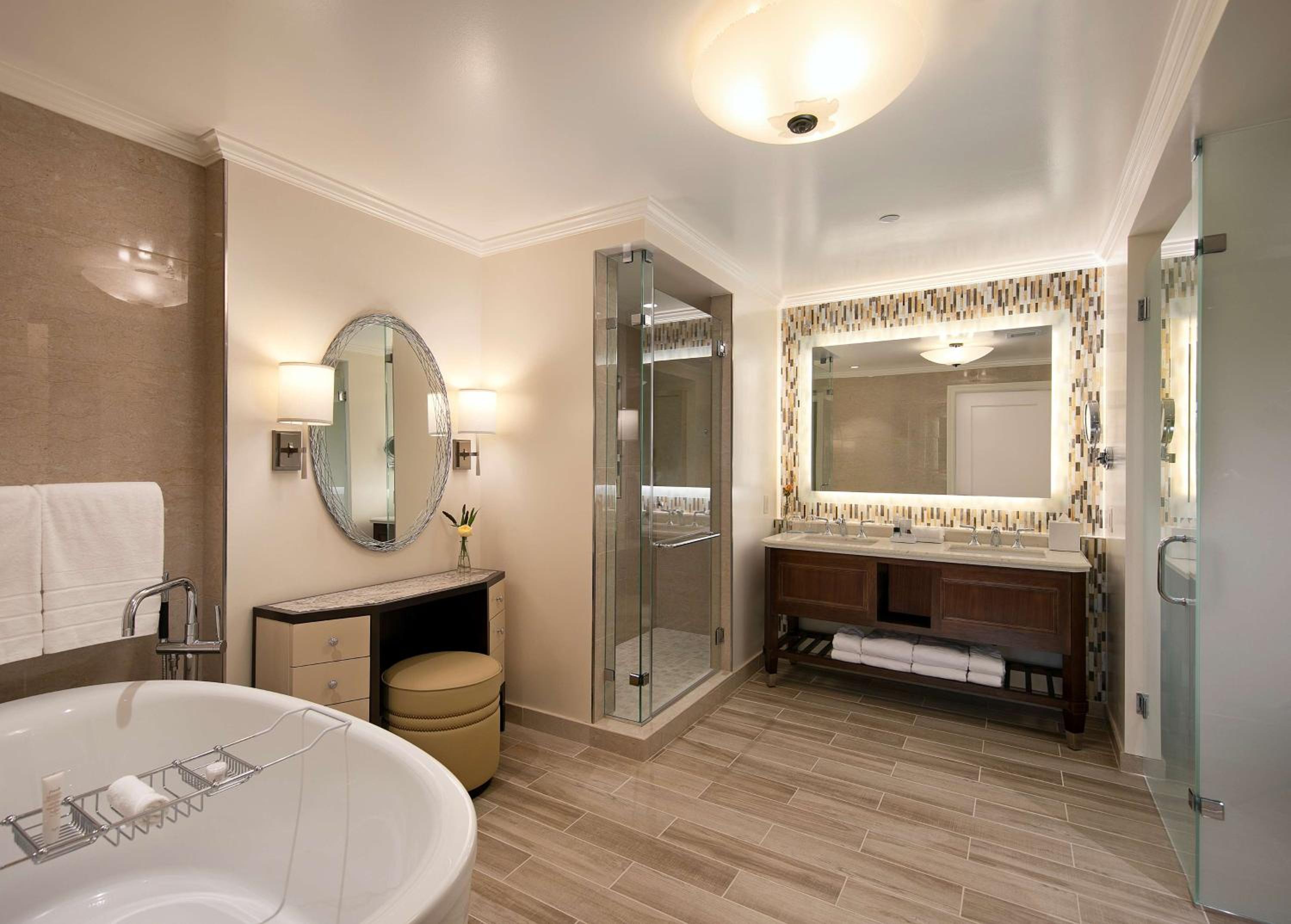 Reserve One-Bedroom Suite photo 2