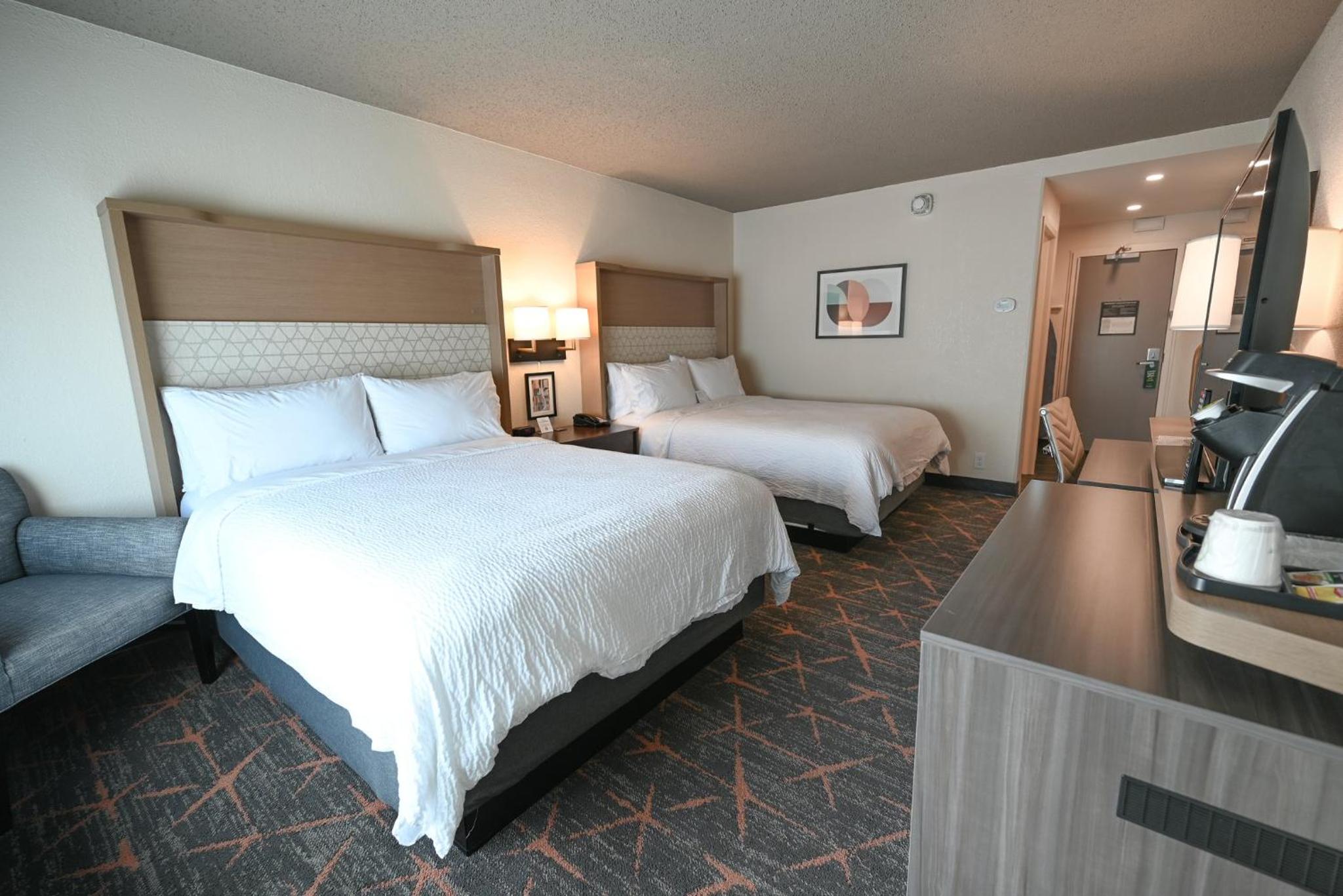 Standard Double Room with Two Double Beds - Photo 4