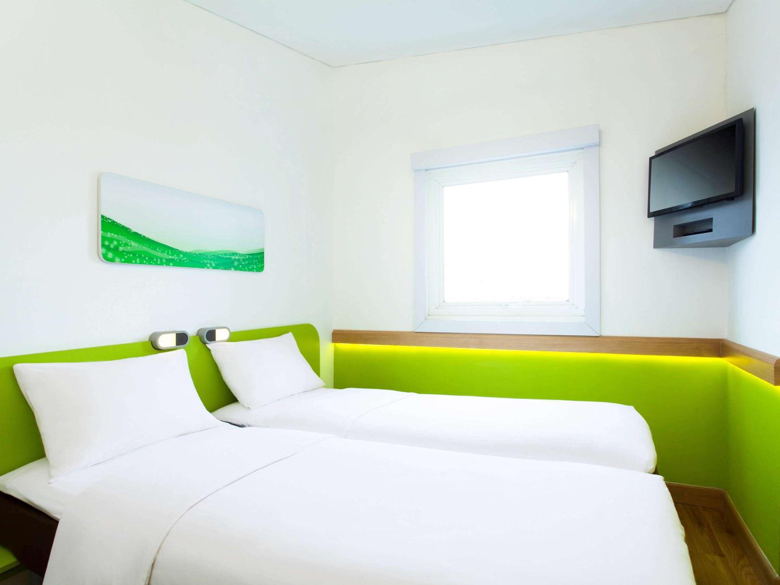 Standard Twin Room photo 1