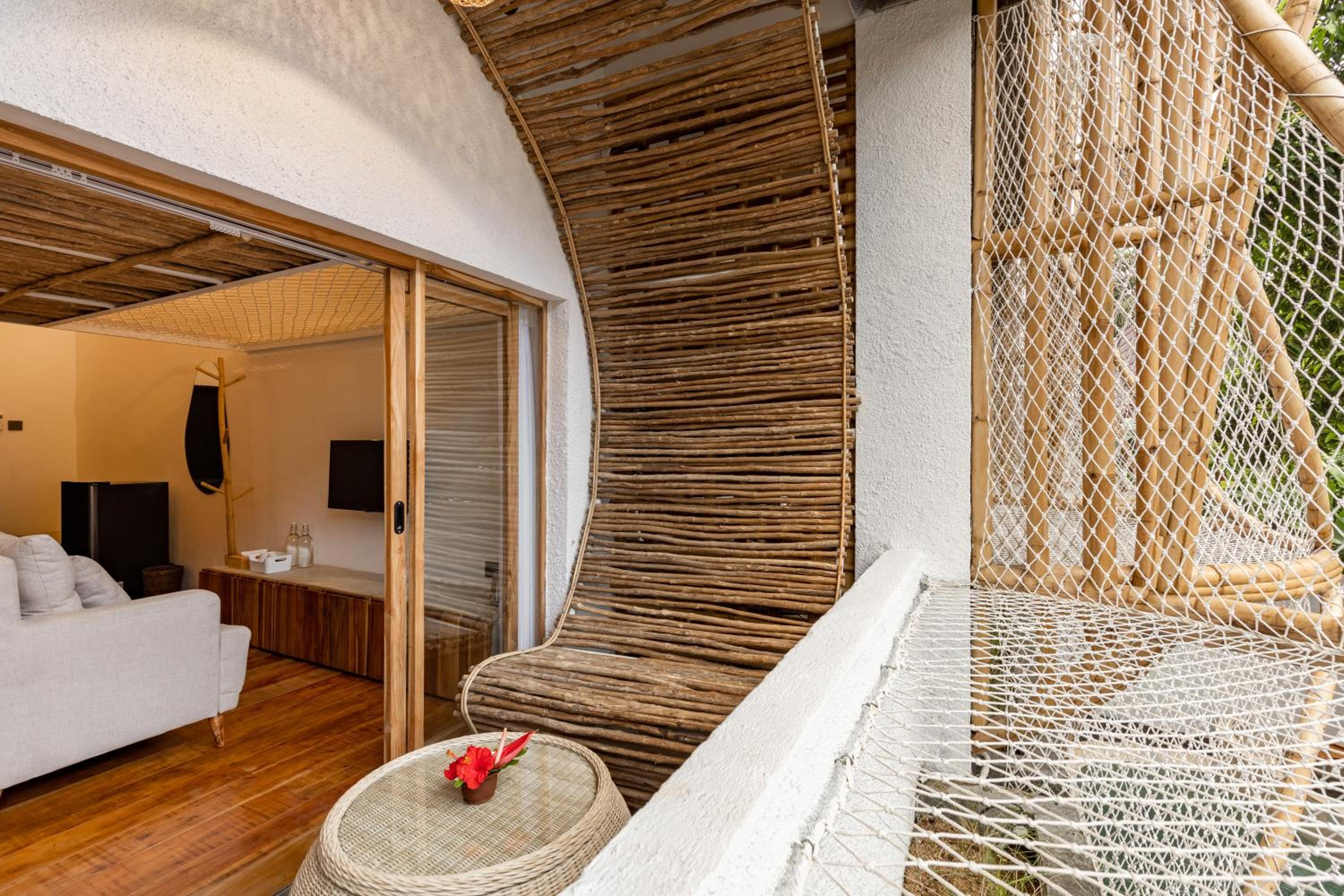 Studio - Split Level - Photo 15