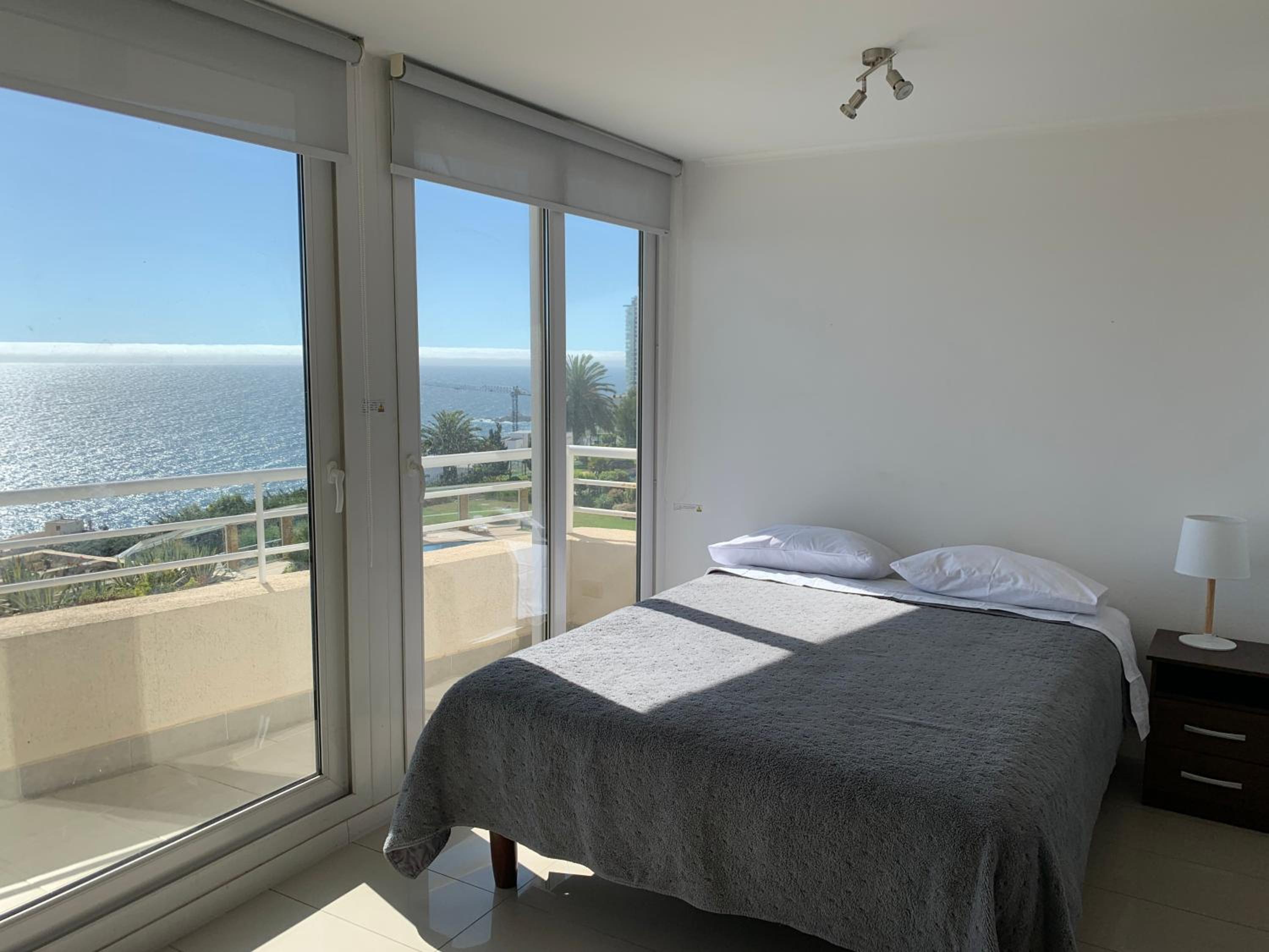 Studio Apartment with Sea View photo 2