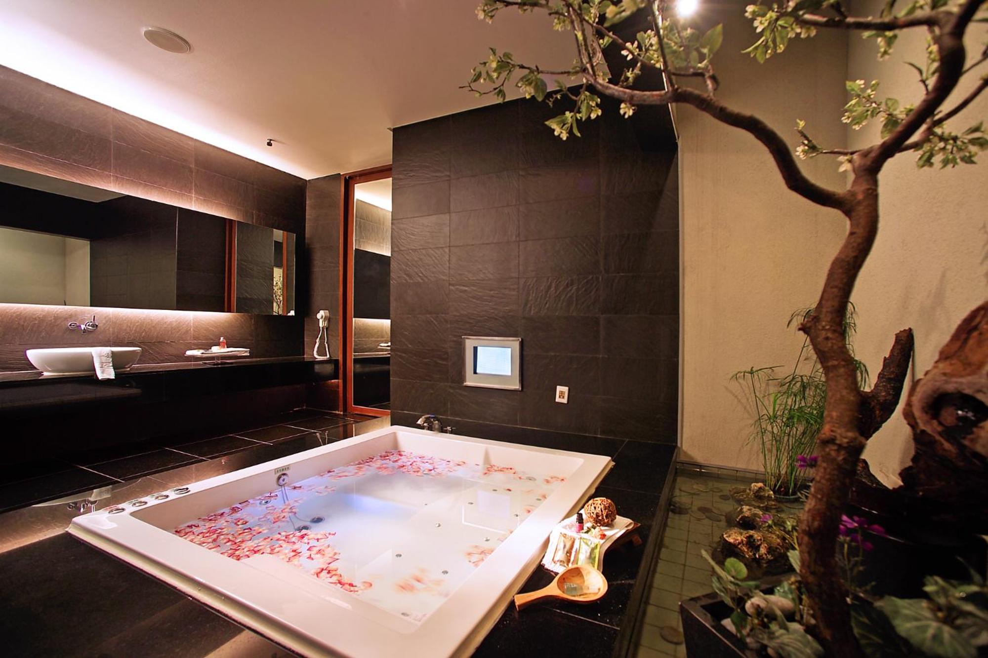 Deluxe Double Room (Check-in after 20:00) photo 3
